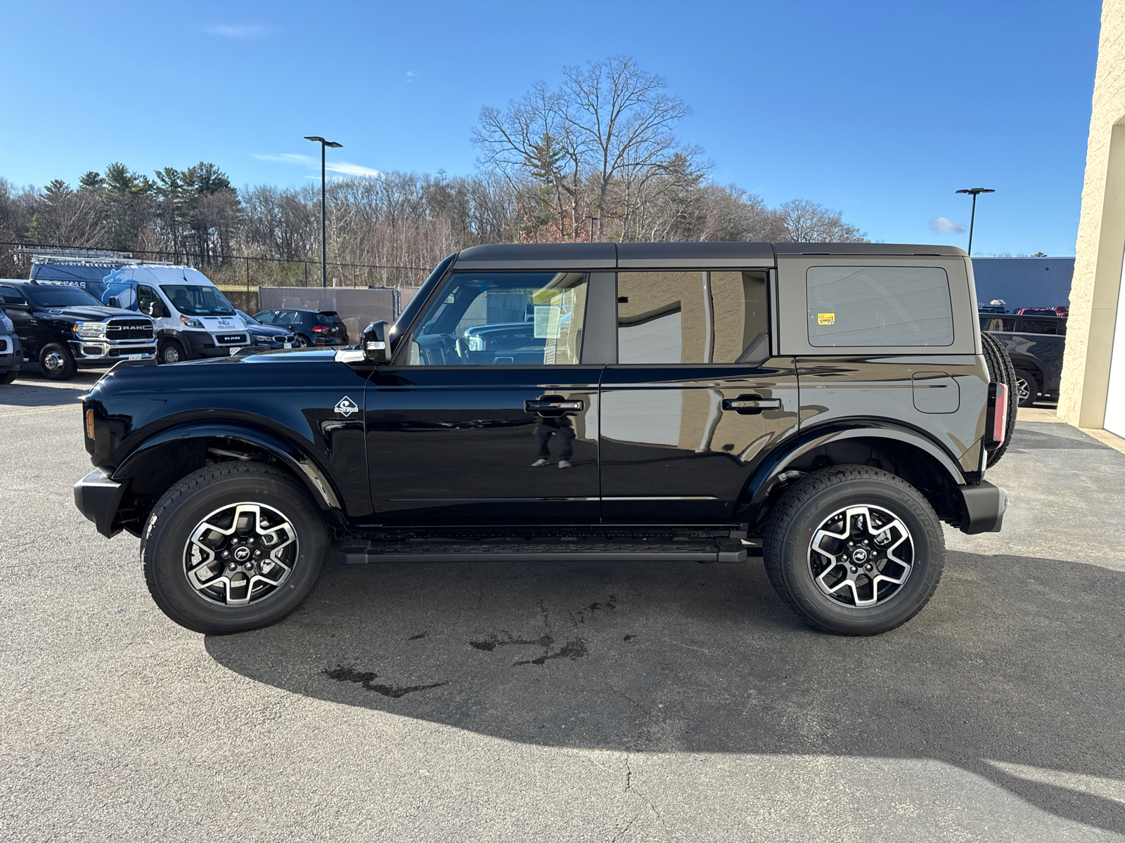 2024 Ford Bronco Outer Banks 4