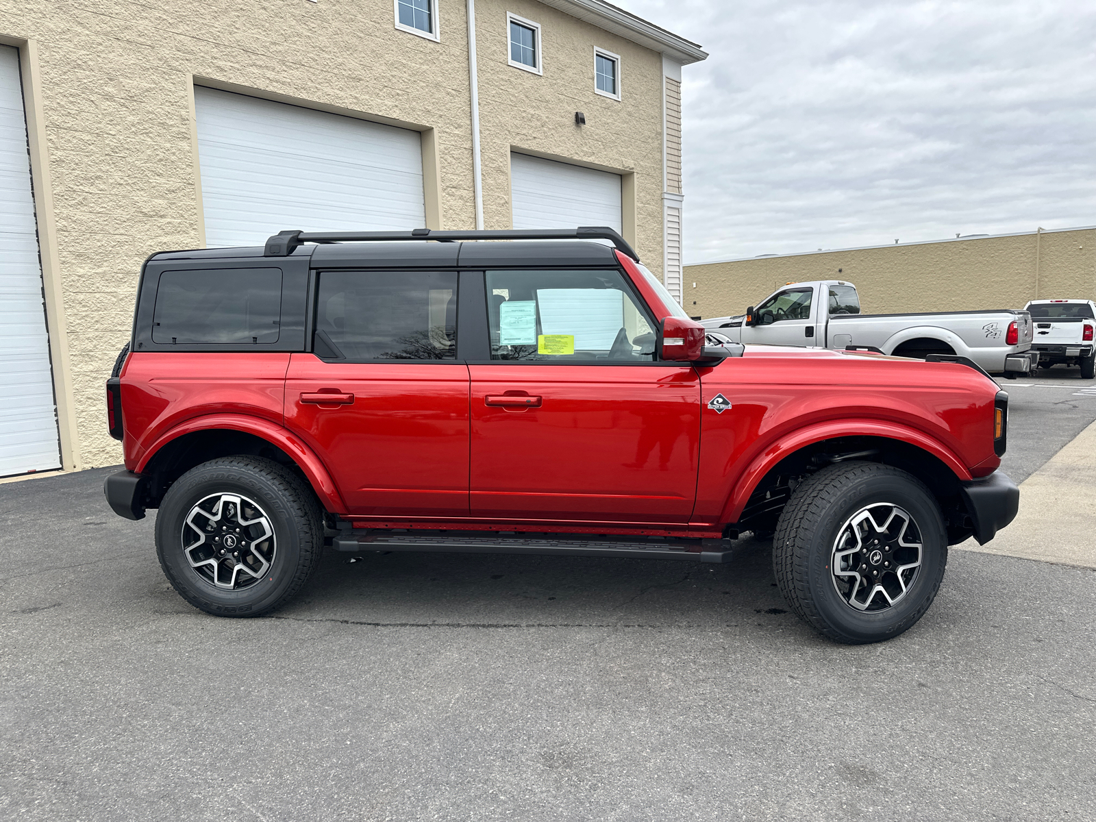 2024 Ford Bronco Outer Banks 11