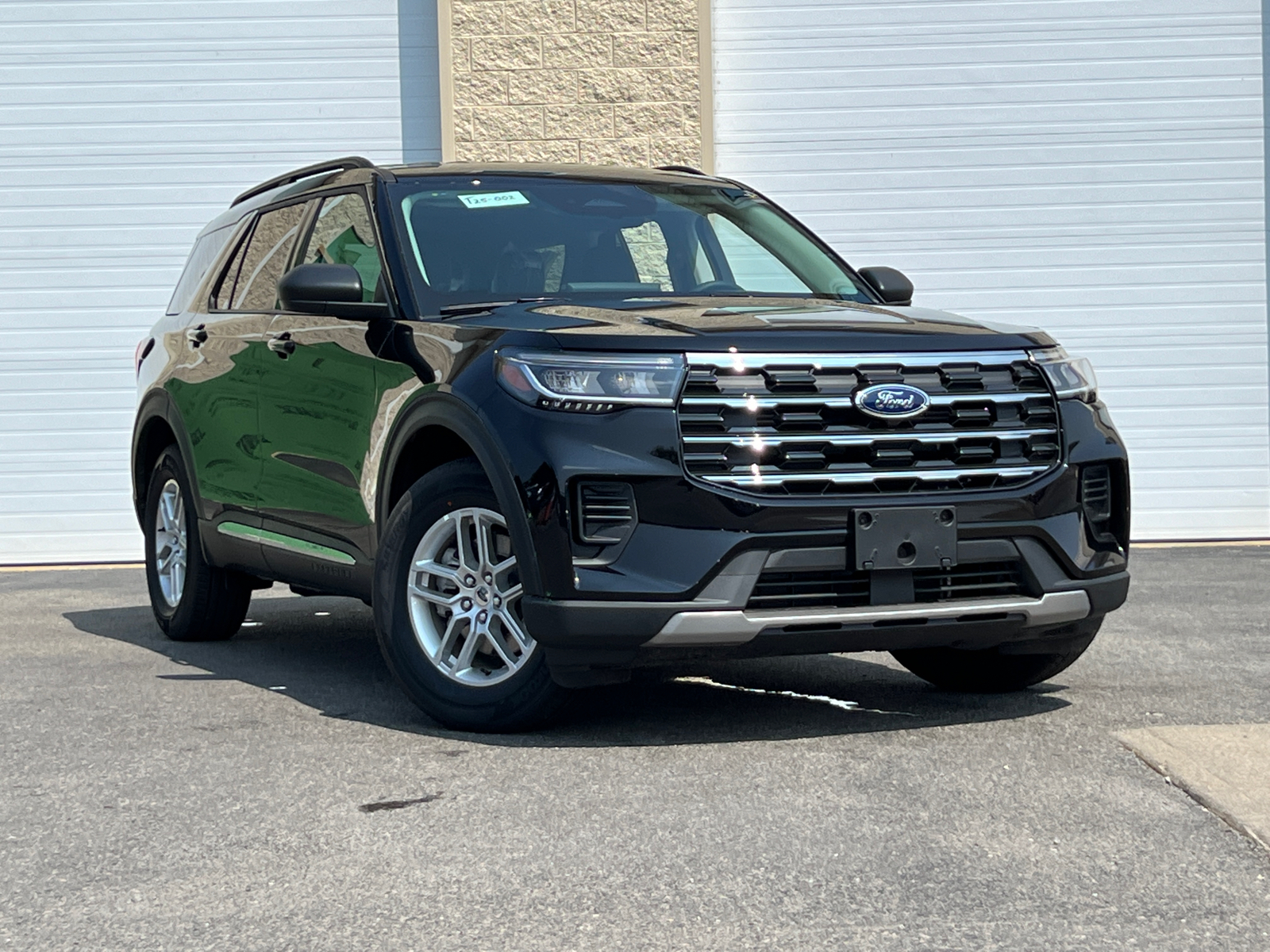 2025 Ford Explorer Active 1