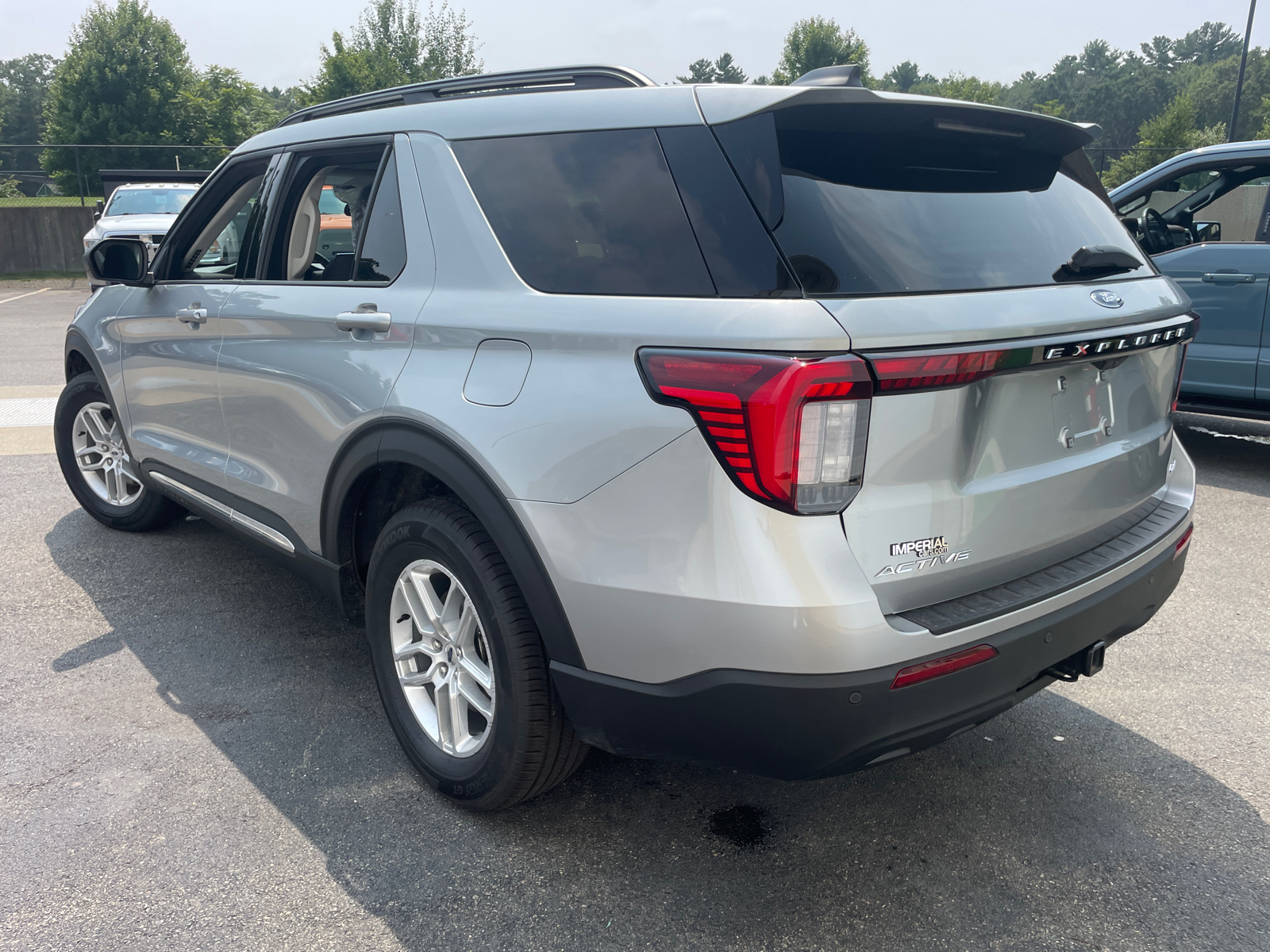 2025 Ford Explorer Active 8