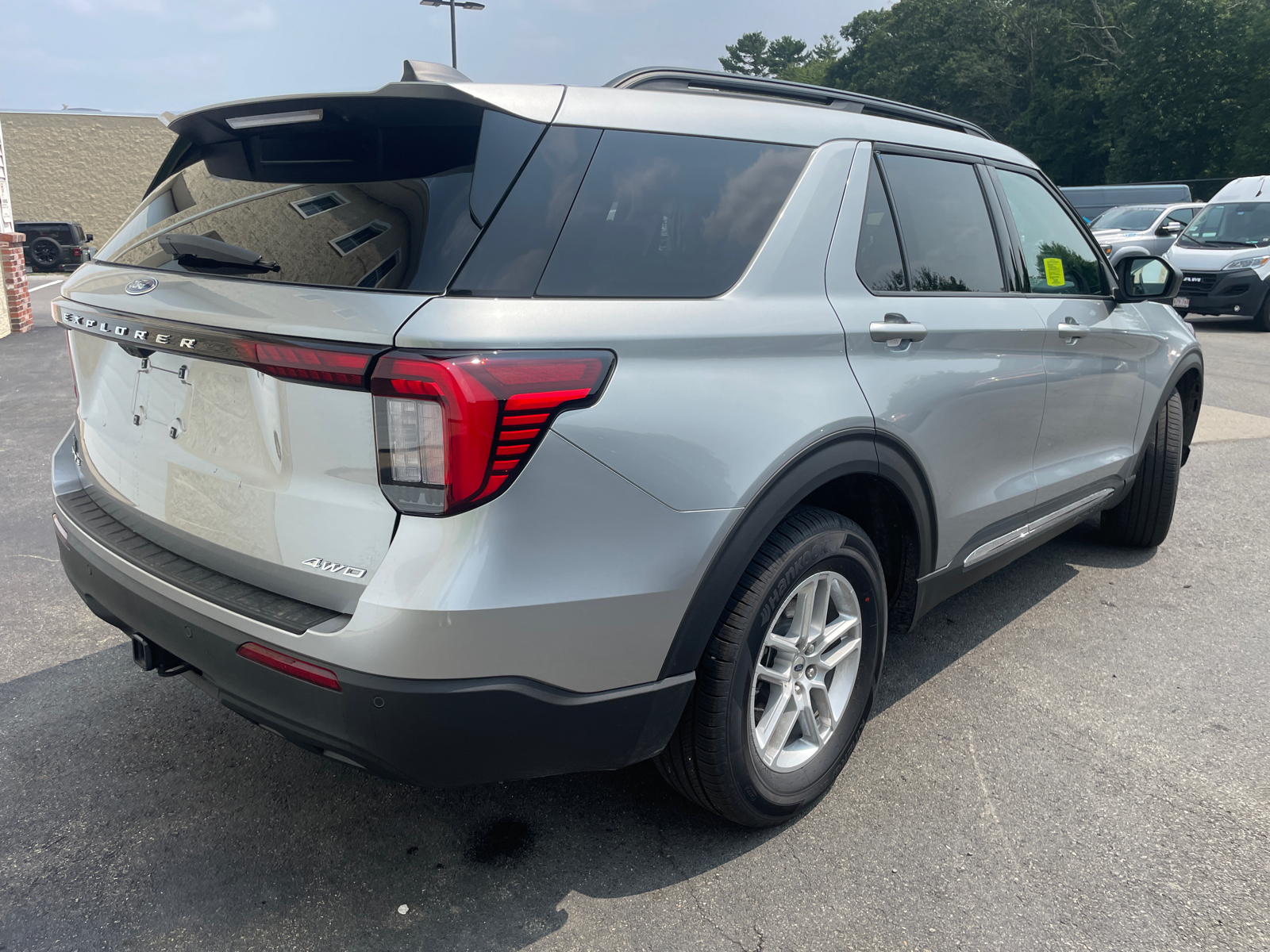 2025 Ford Explorer Active 14