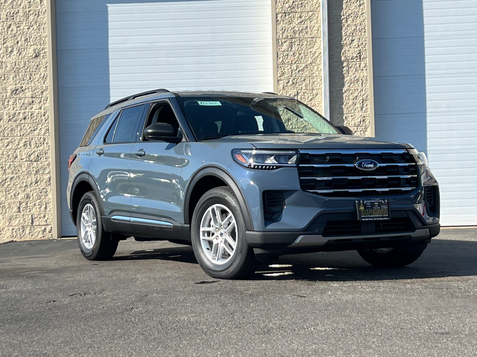 2025 Ford Explorer Active 1