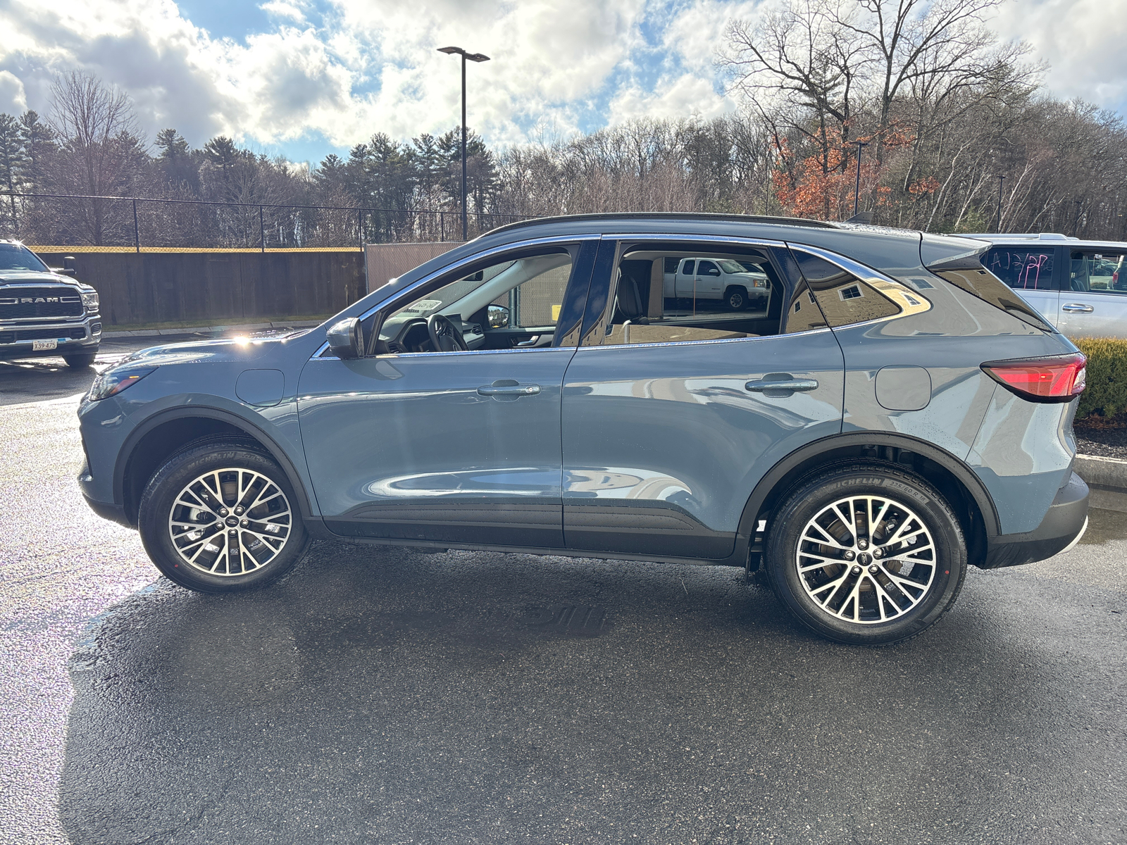 2025 Ford Escape Plug-In Hybrid Base 5