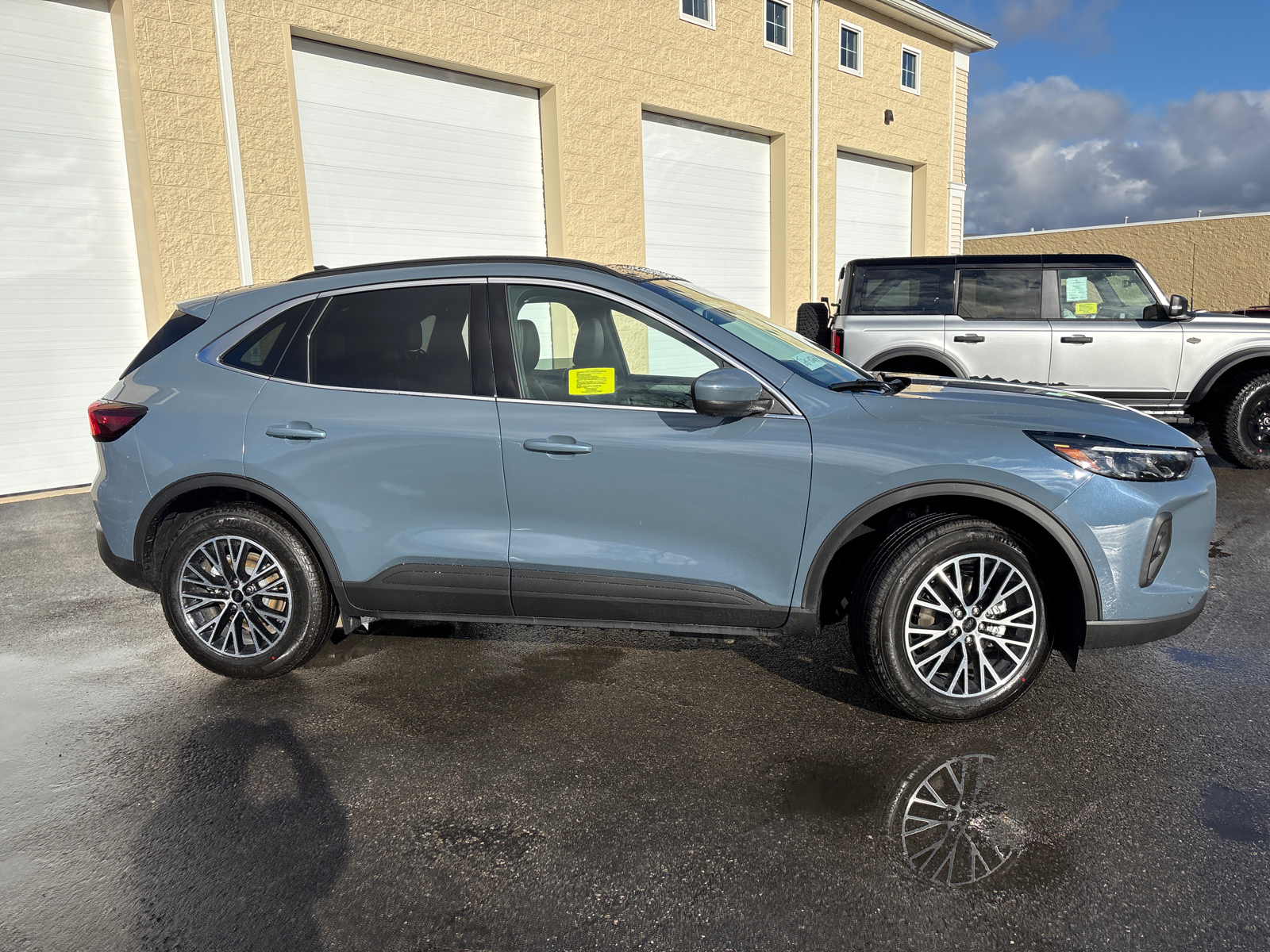 2025 Ford Escape Plug-In Hybrid Base 11