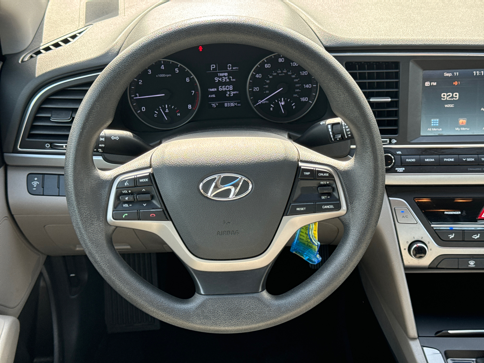 2017 Hyundai Elantra SE 25