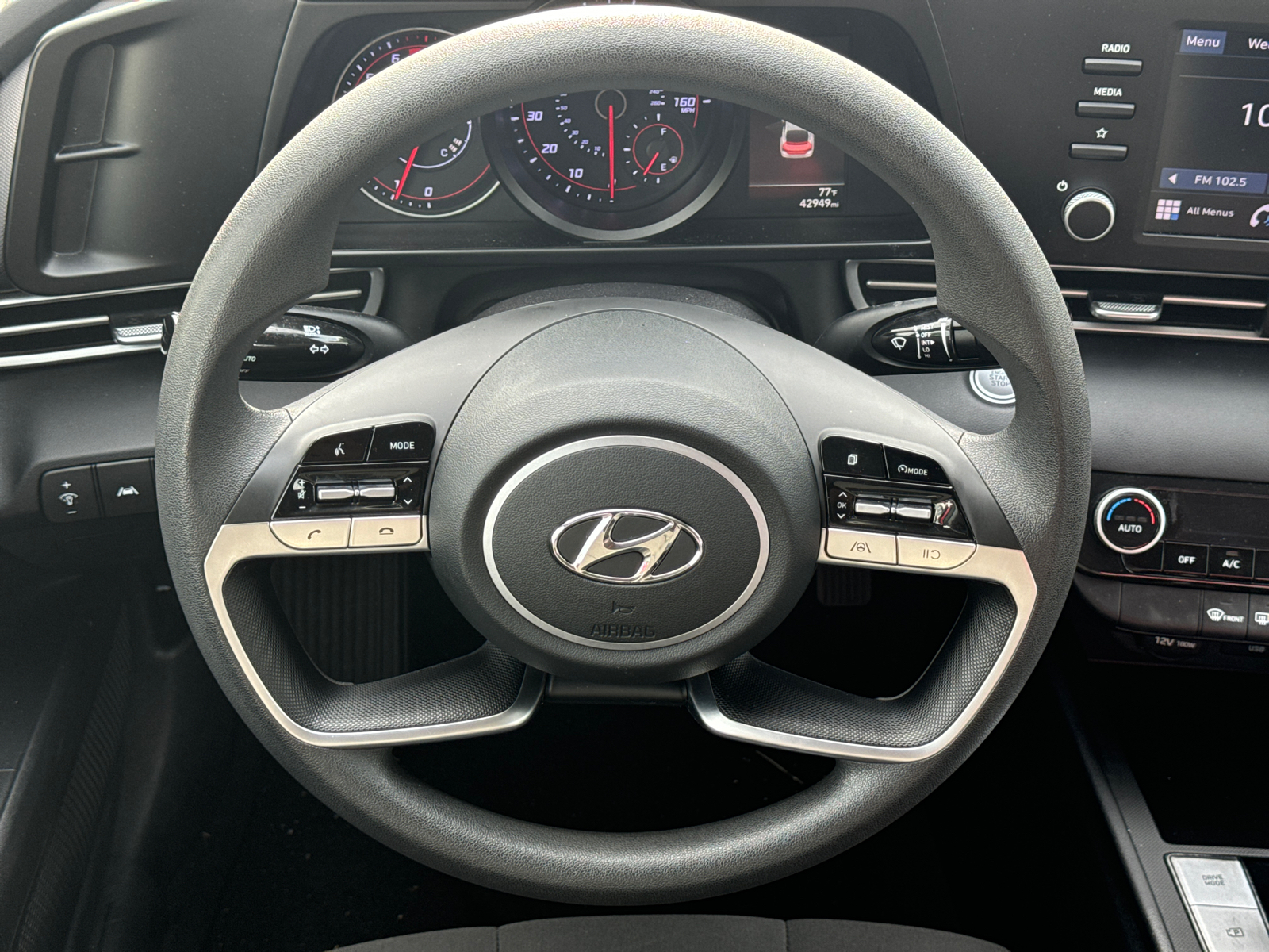 2022 Hyundai Elantra SEL 25