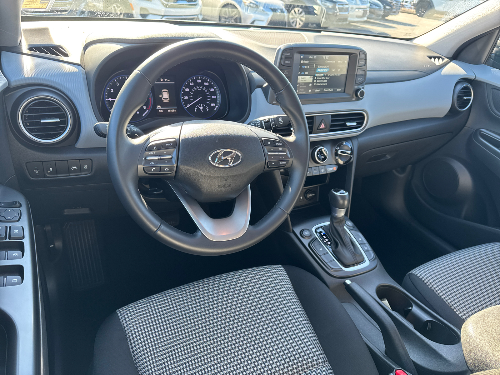 2020 Hyundai Kona SEL Plus 23