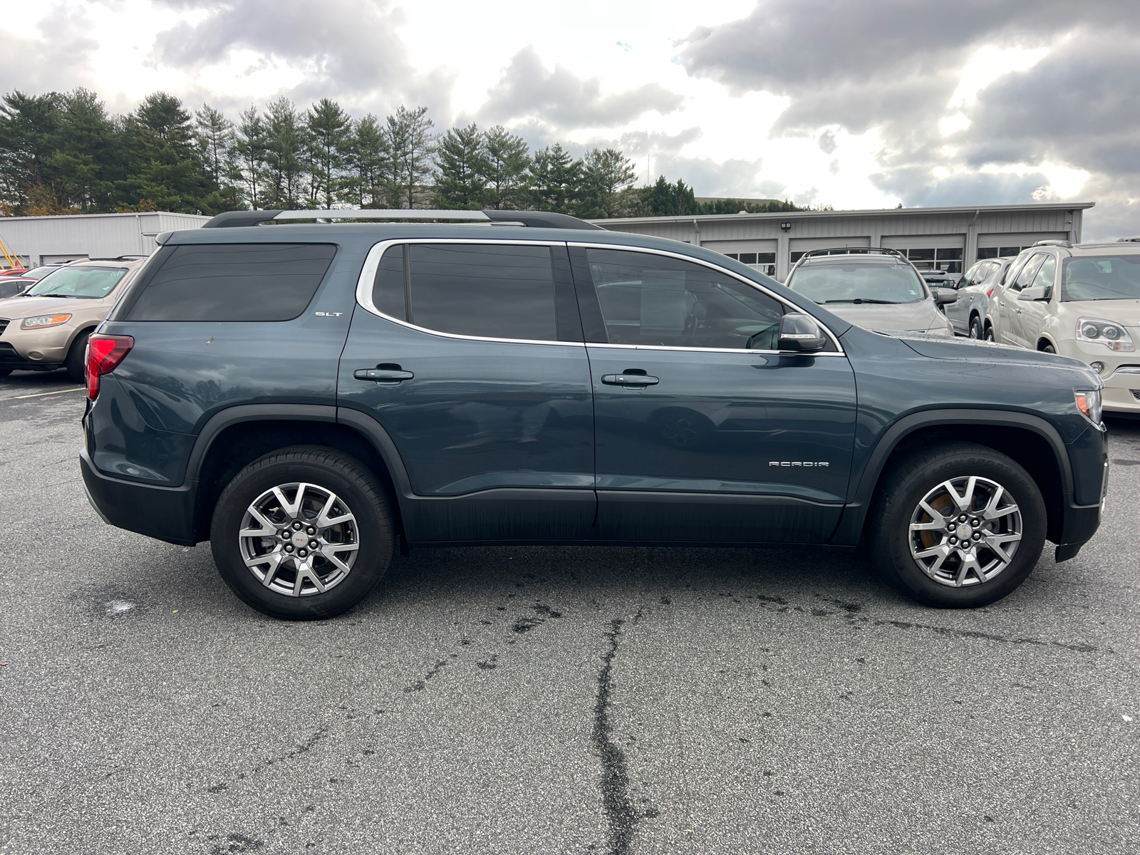 2020 GMC Acadia SLT 10