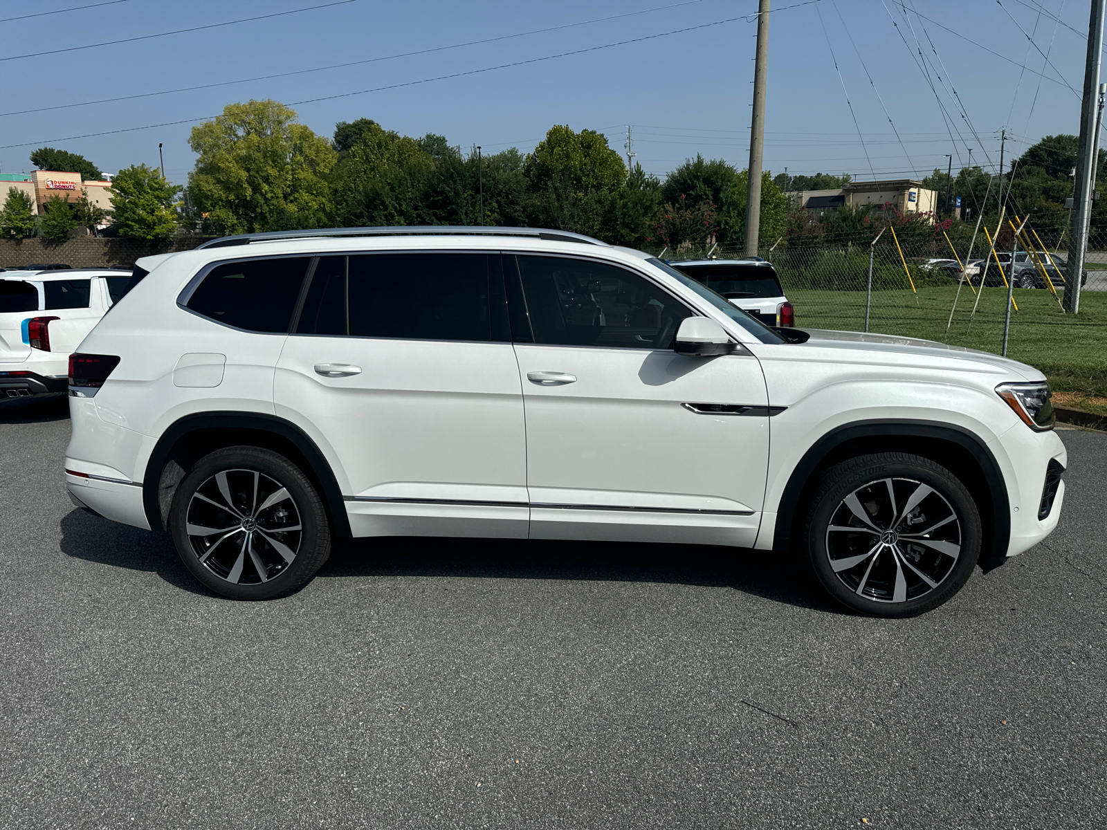 2024 Volkswagen Atlas 2.0T SEL Premium R-Line 9