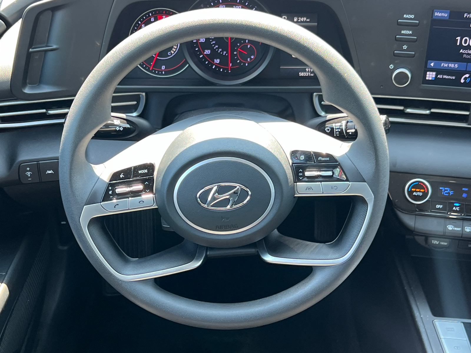 2021 Hyundai Elantra SEL 24