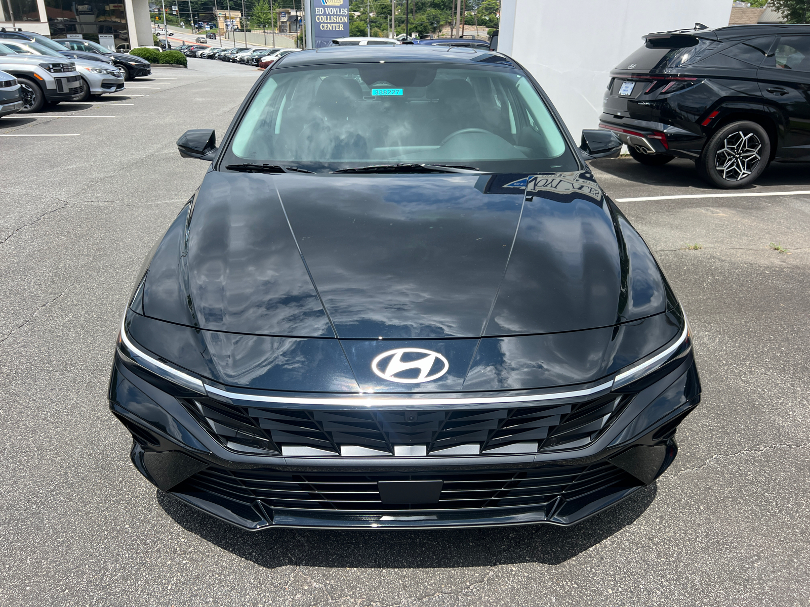 2024 Hyundai Elantra Limited 3