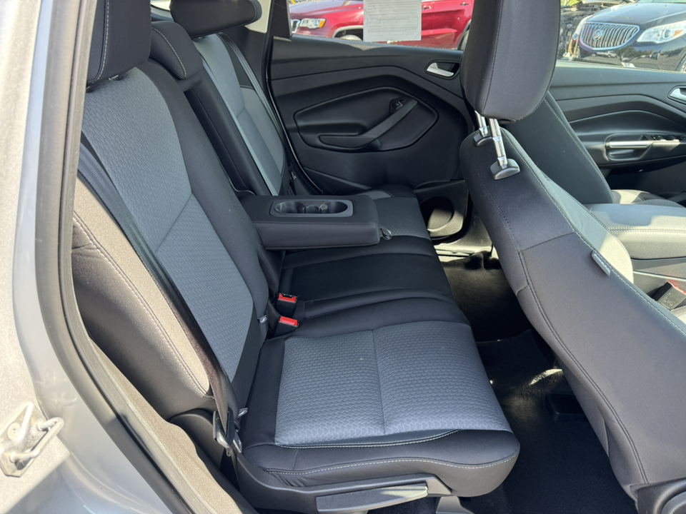 2019 Ford Escape SE 16