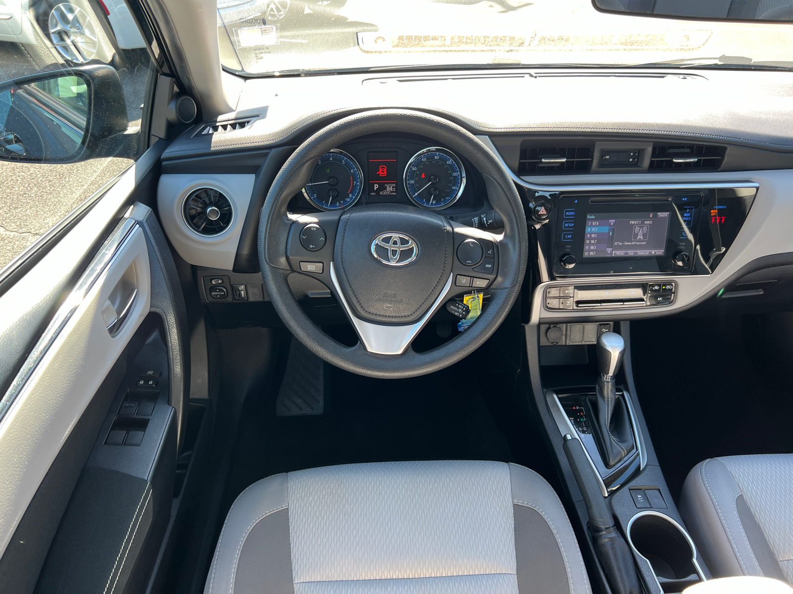 2018 Toyota Corolla LE 24