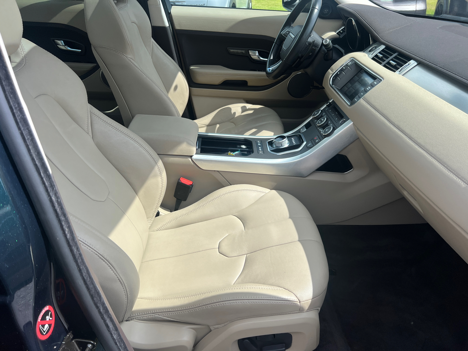 2015 Land Rover Range Rover Evoque Pure Plus 14