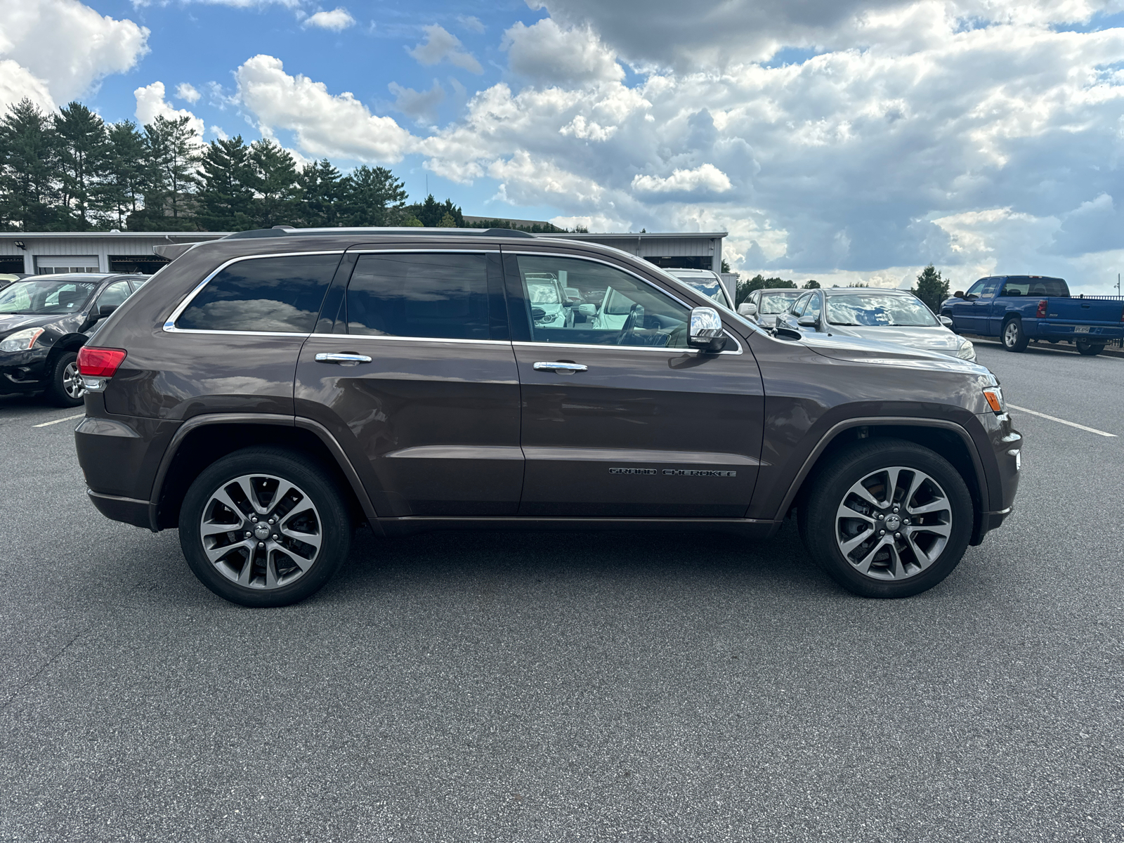 2018 Jeep Grand Cherokee Overland 9