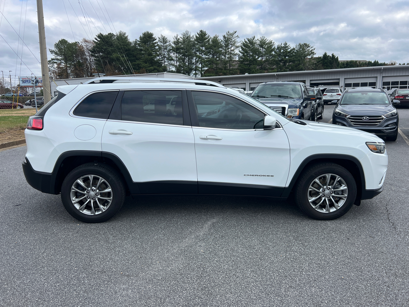 2019 Jeep Cherokee Latitude Plus 9