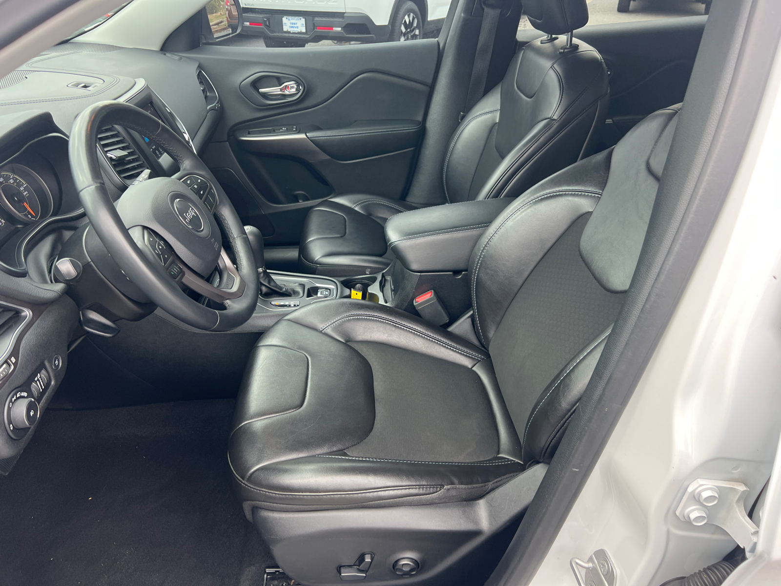 2019 Jeep Cherokee Latitude Plus 10