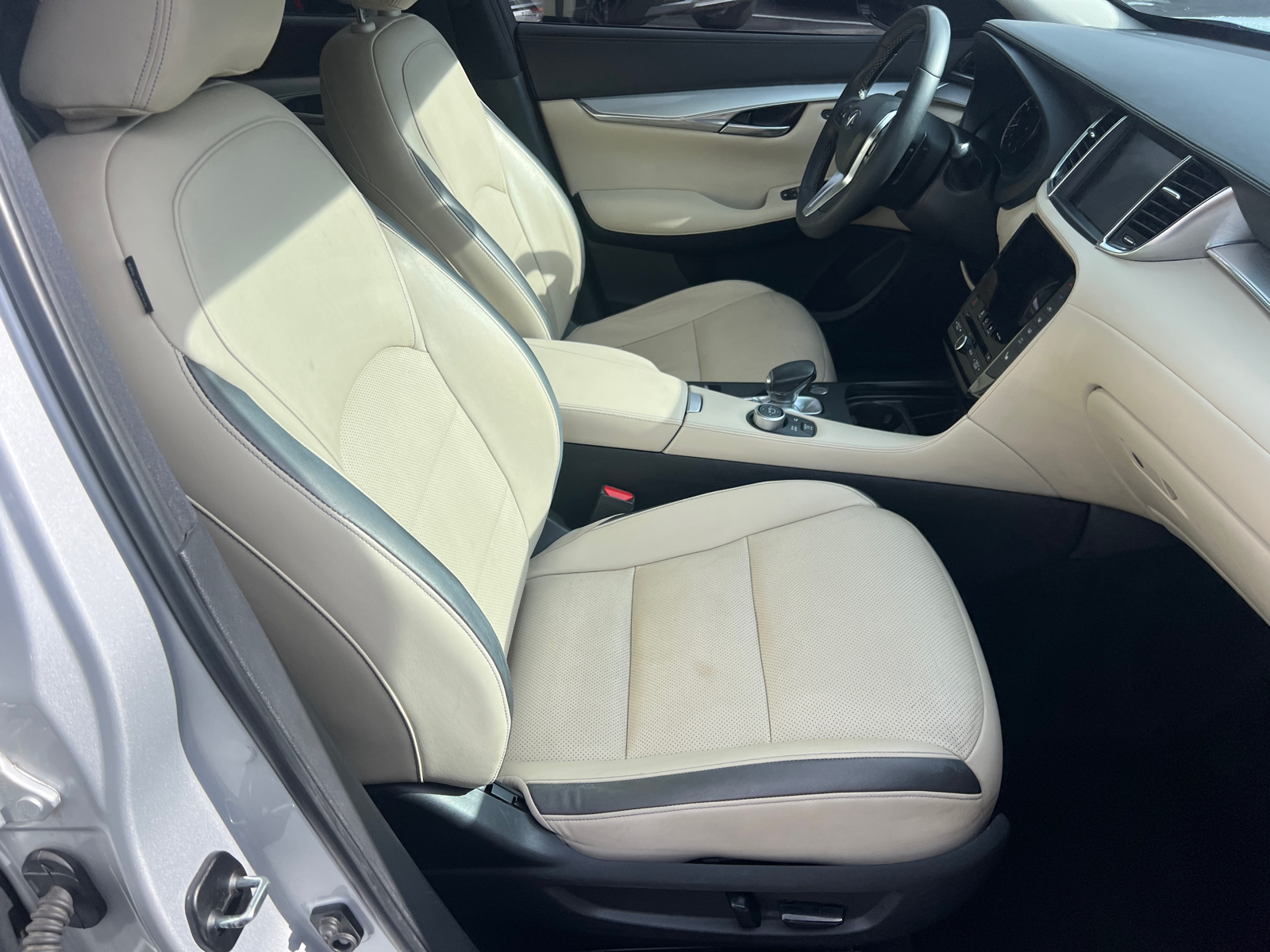 2019 INFINITI QX50 ESSENTIAL 14