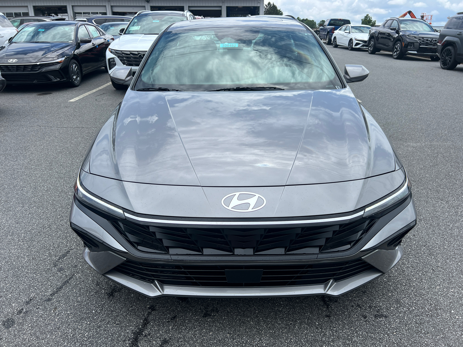 2024 Hyundai Elantra SEL 3