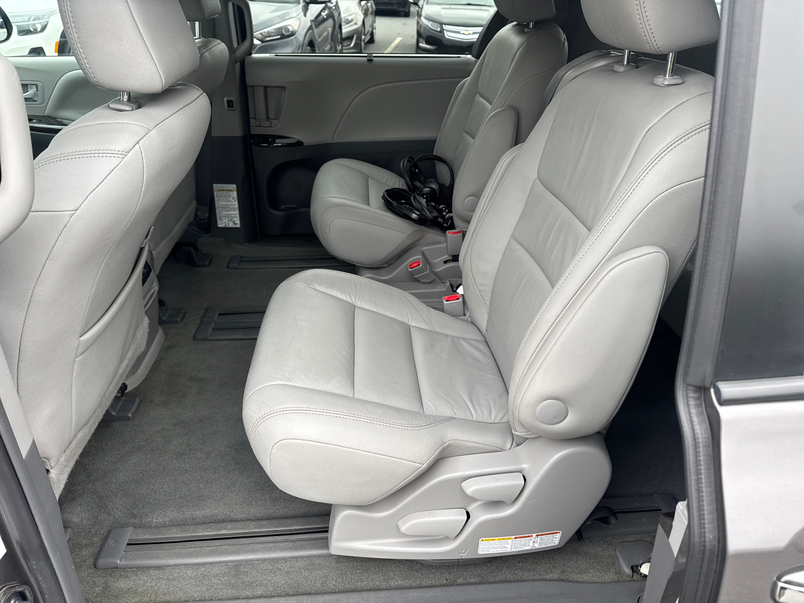 2016 Toyota Sienna XLE 20