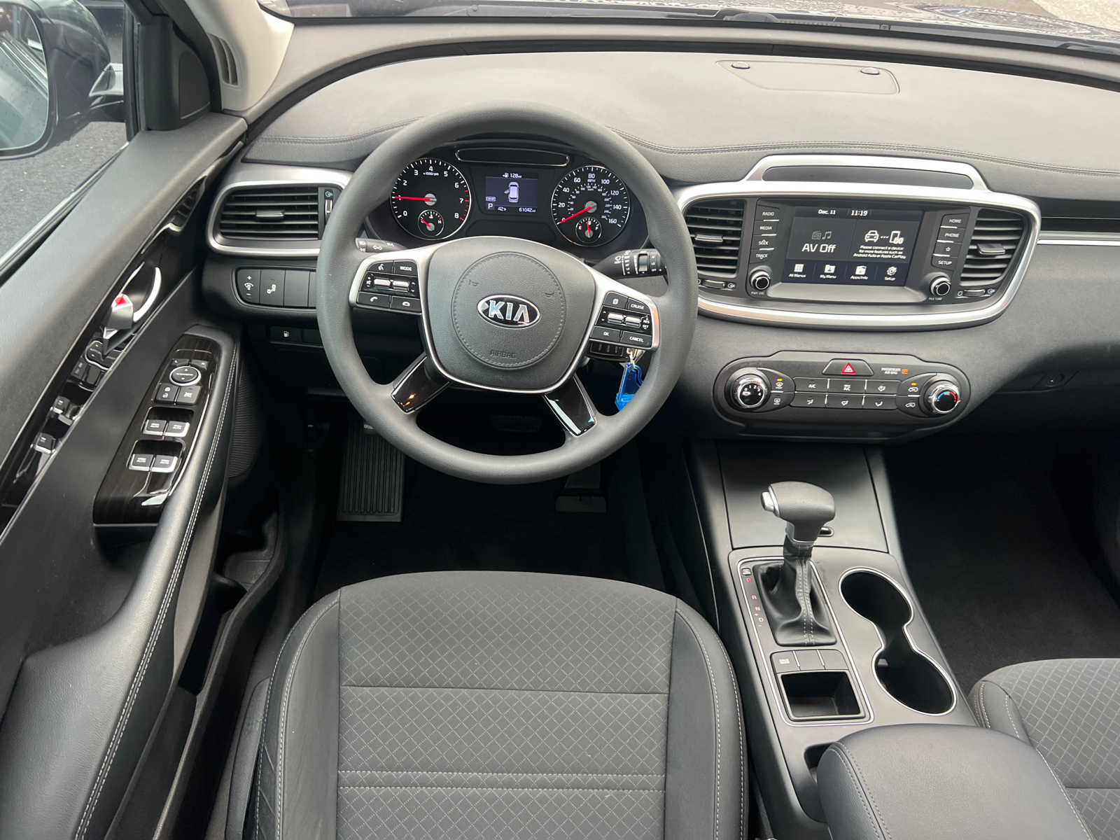 2020 Kia Sorento LX 24