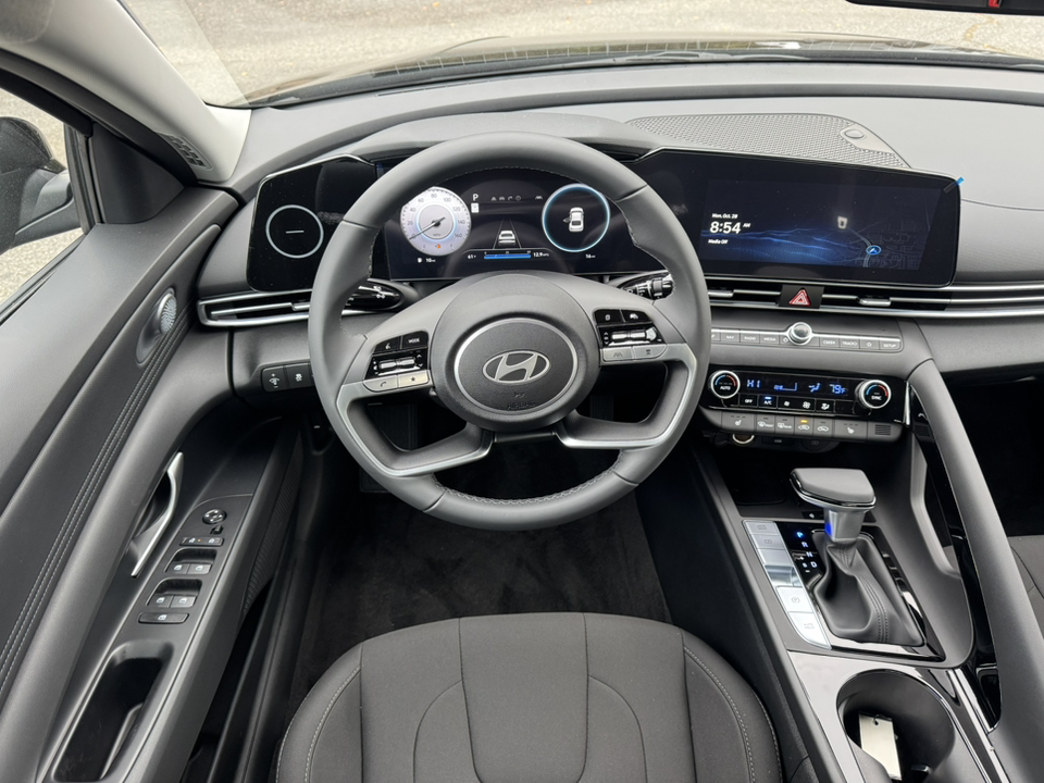 2025 Hyundai Elantra SEL Convenience 16