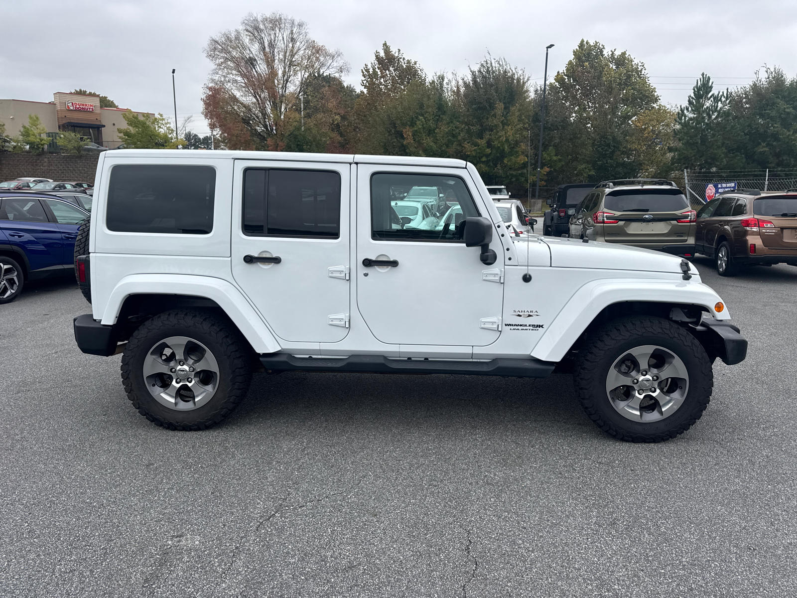 2018 Jeep Wrangler JK Unlimited Sahara 9