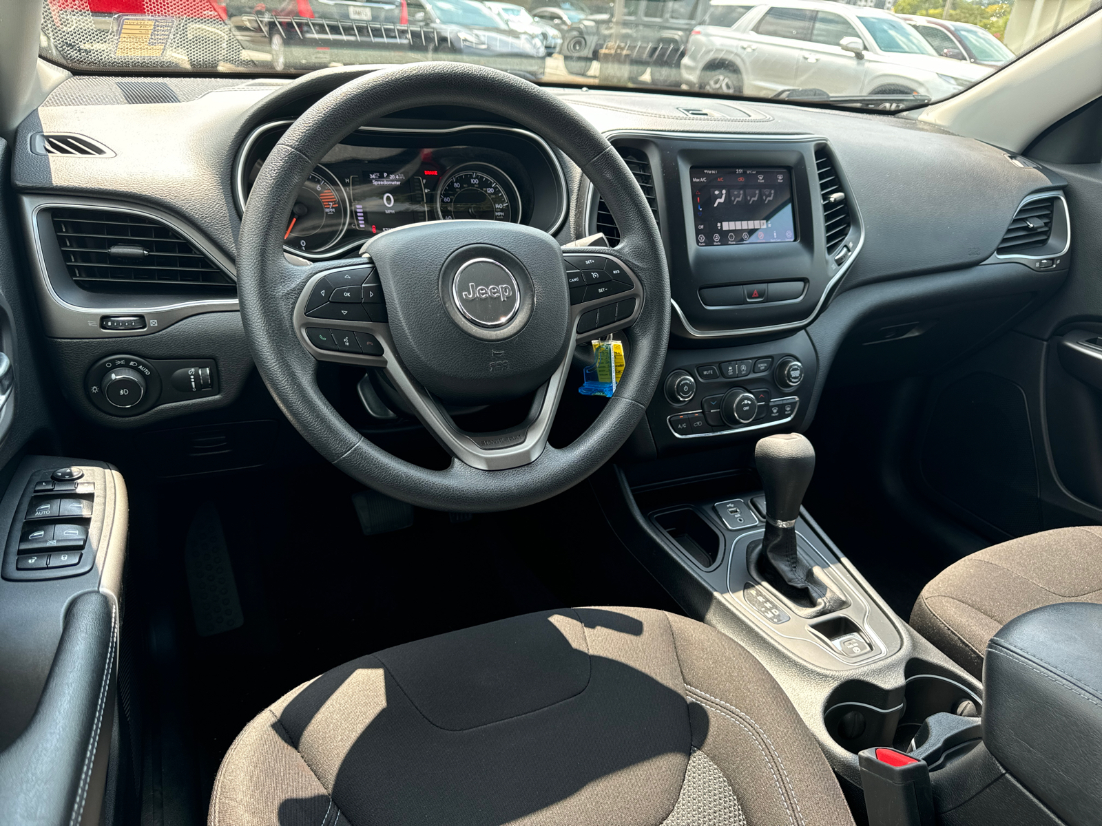 2019 Jeep Cherokee Latitude 23