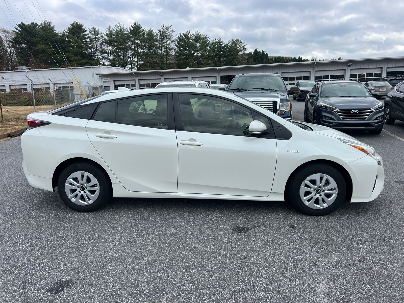 2017 Toyota Prius Two 9