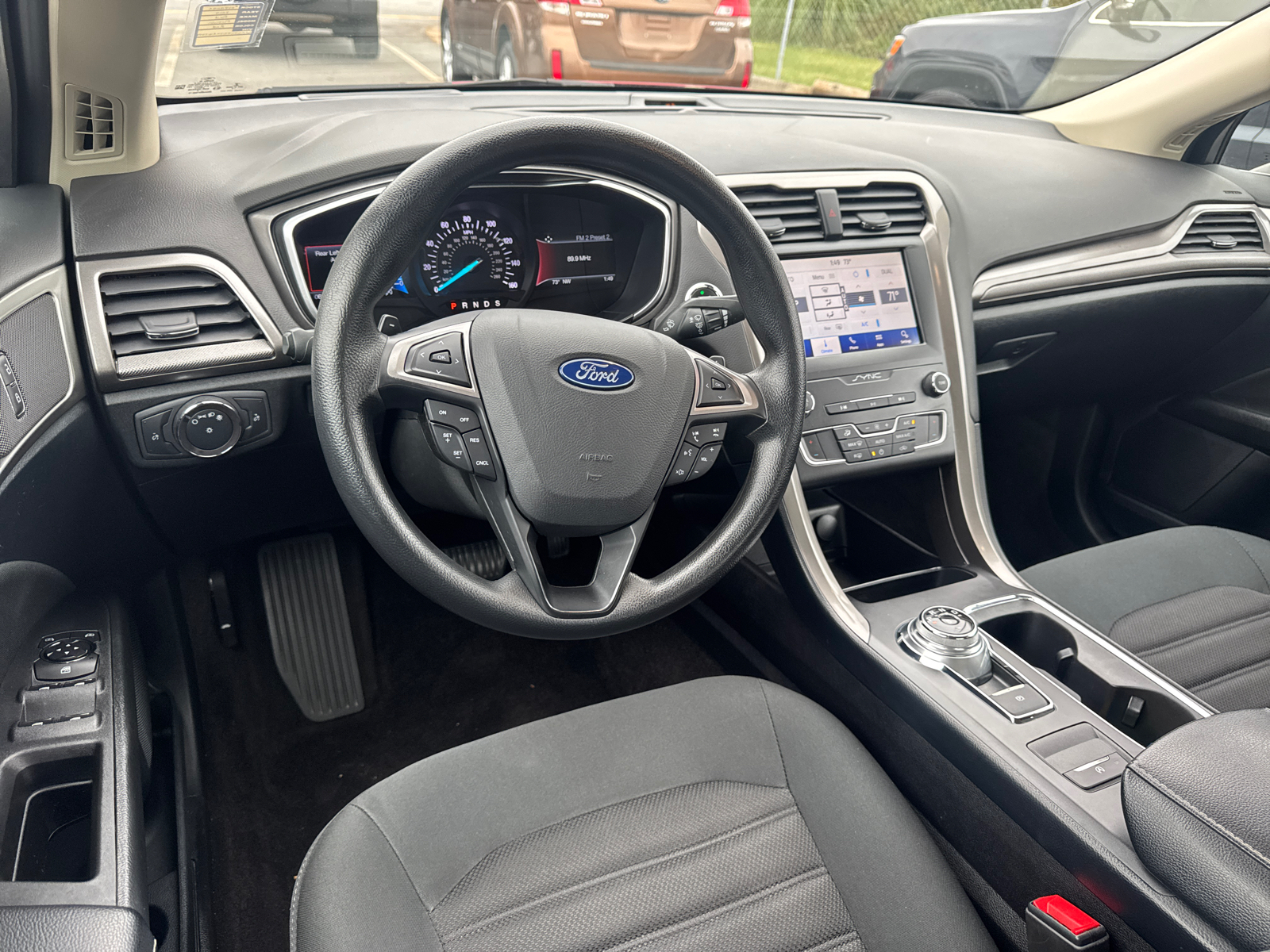 2019 Ford Fusion SE 23