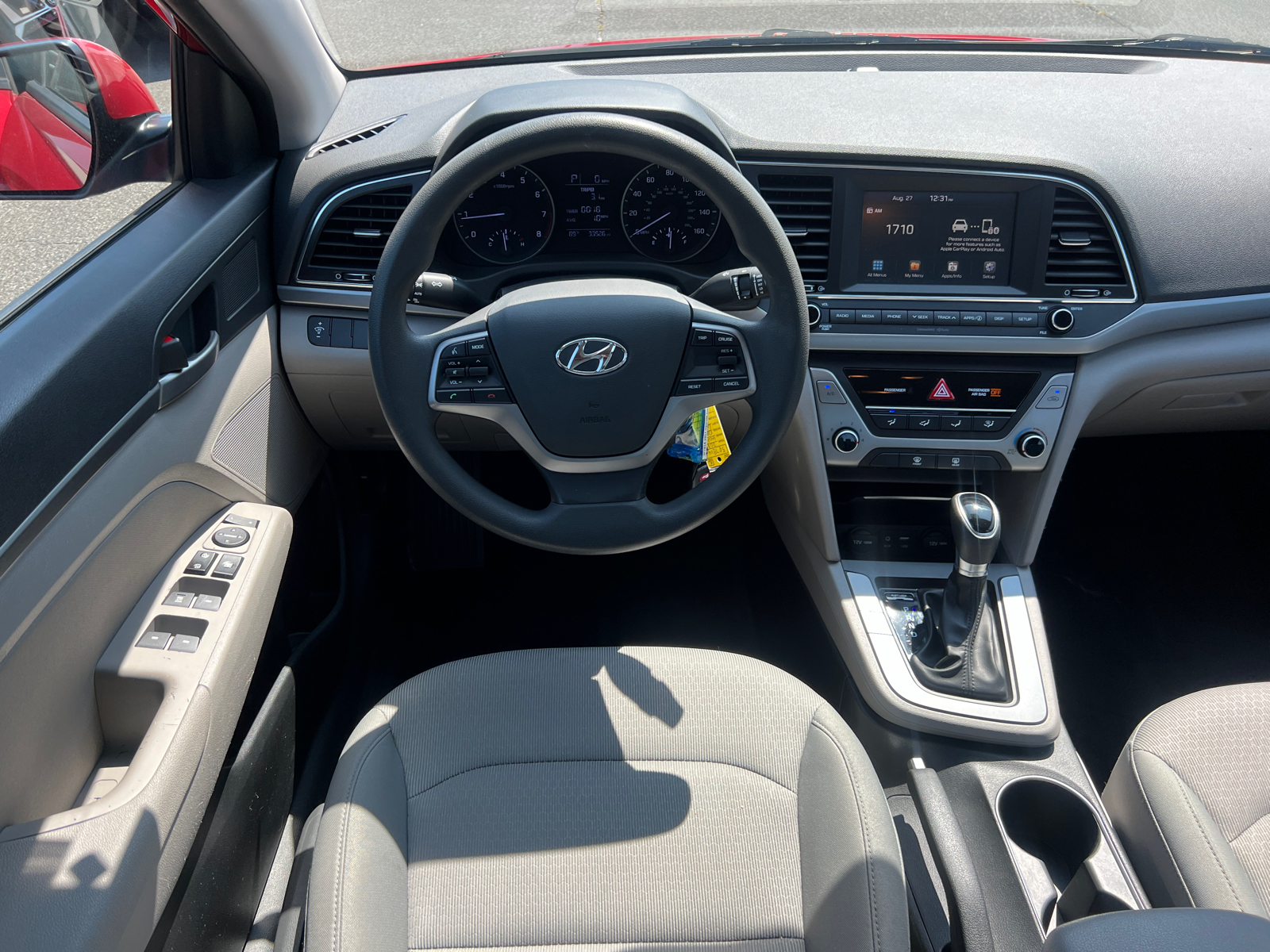 2017 Hyundai Elantra SE 24