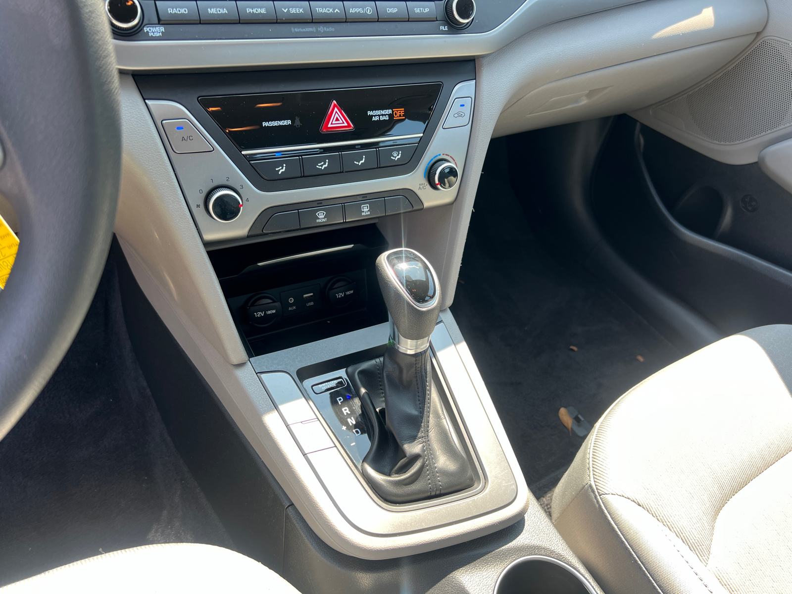 2017 Hyundai Elantra SE 31