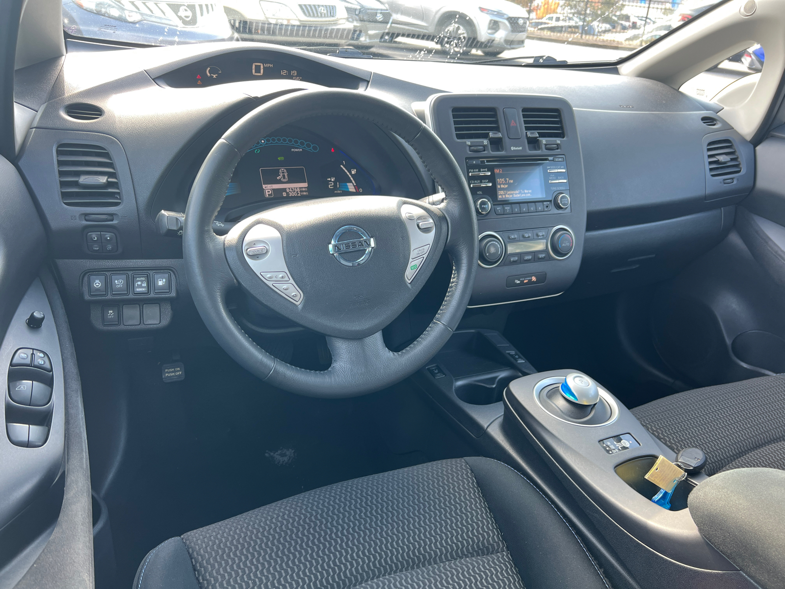 2015 Nissan LEAF S 23