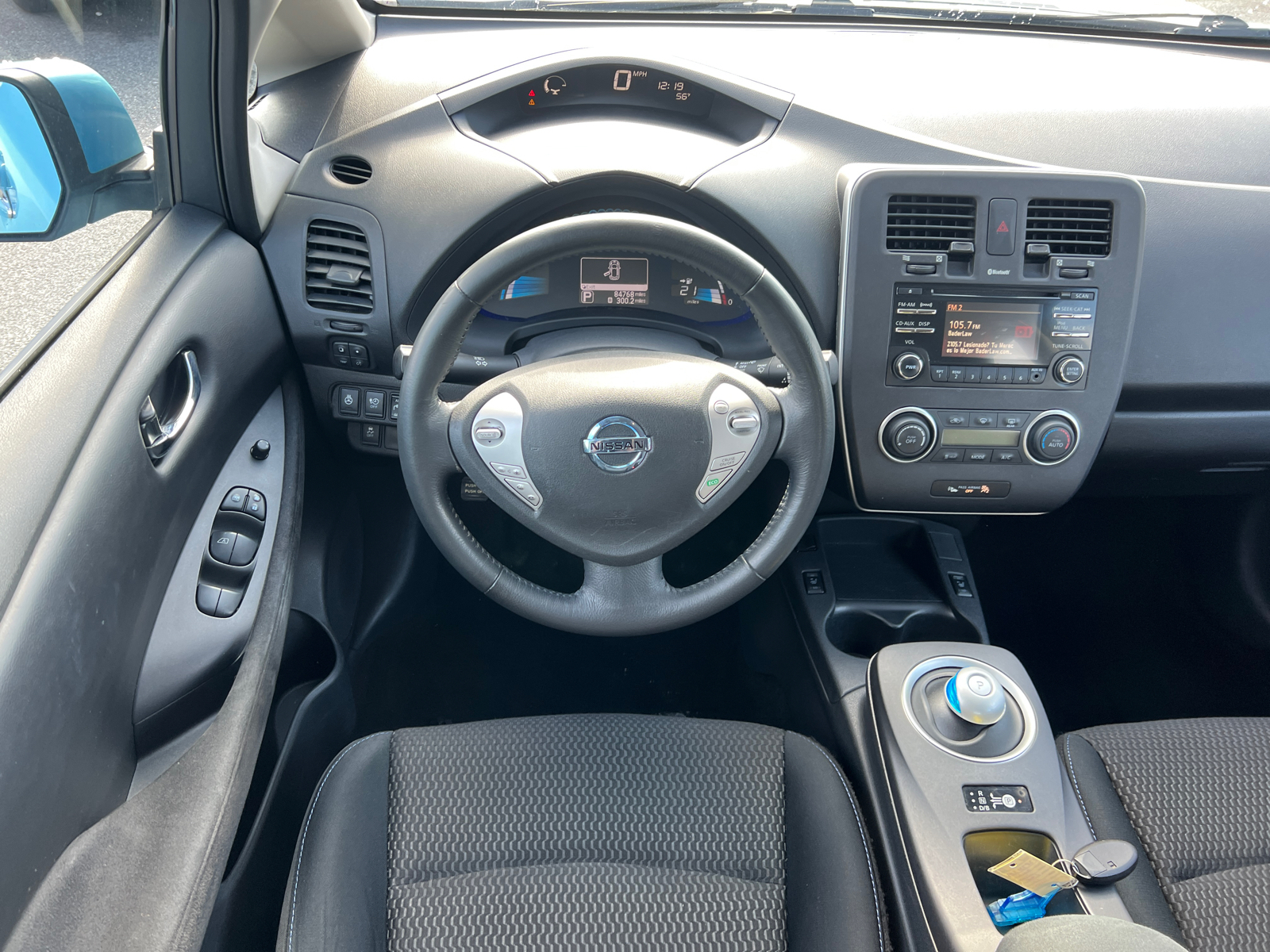 2015 Nissan LEAF S 24