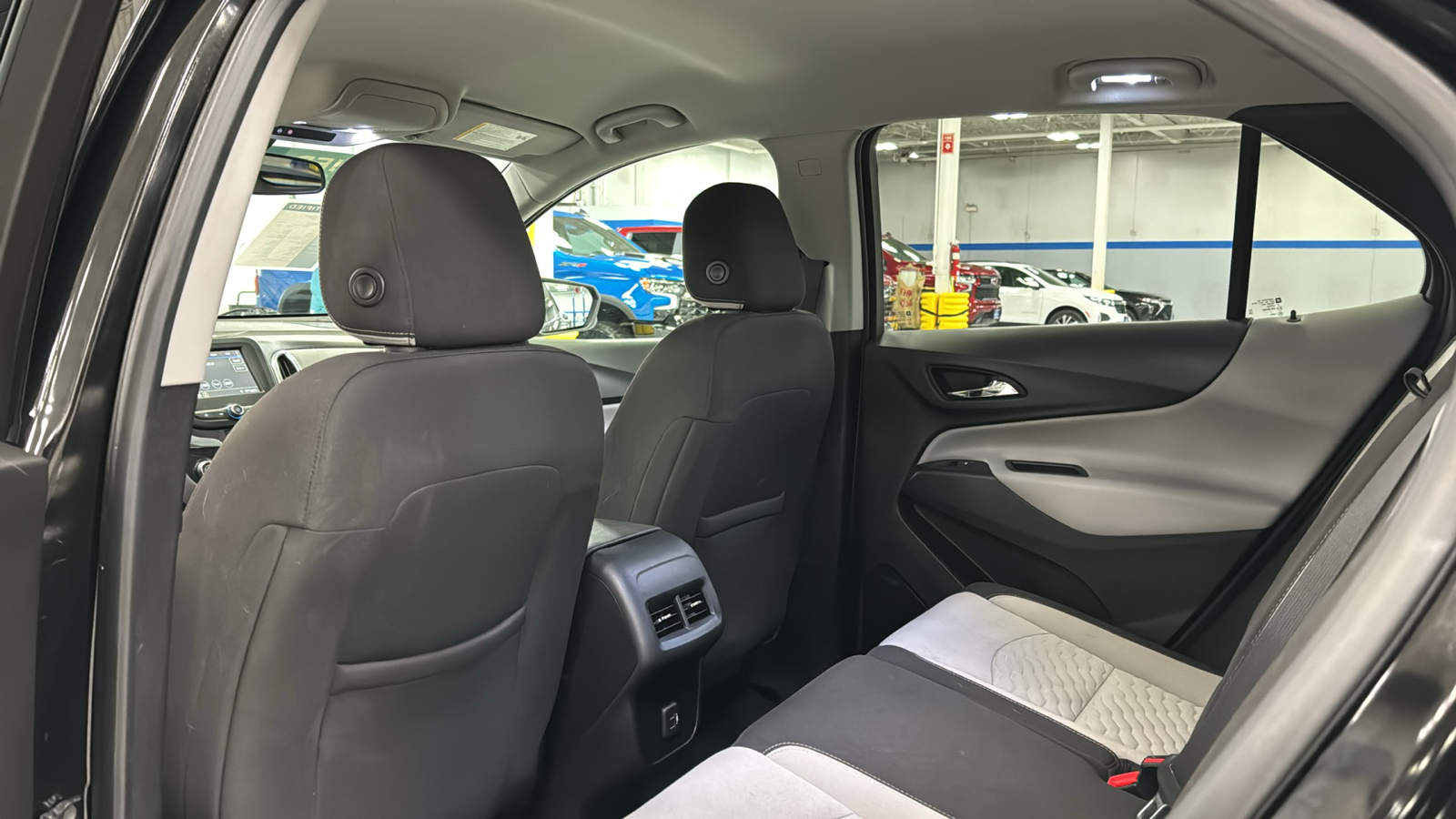 2019 Chevrolet Equinox LS 16