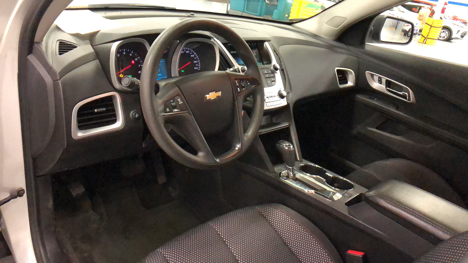 2017 Chevrolet Equinox LS 10