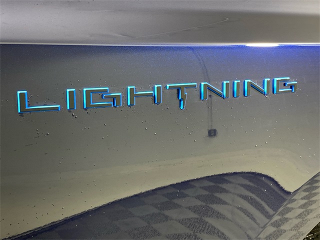 2023 Ford F-150 Lightning Lariat 10