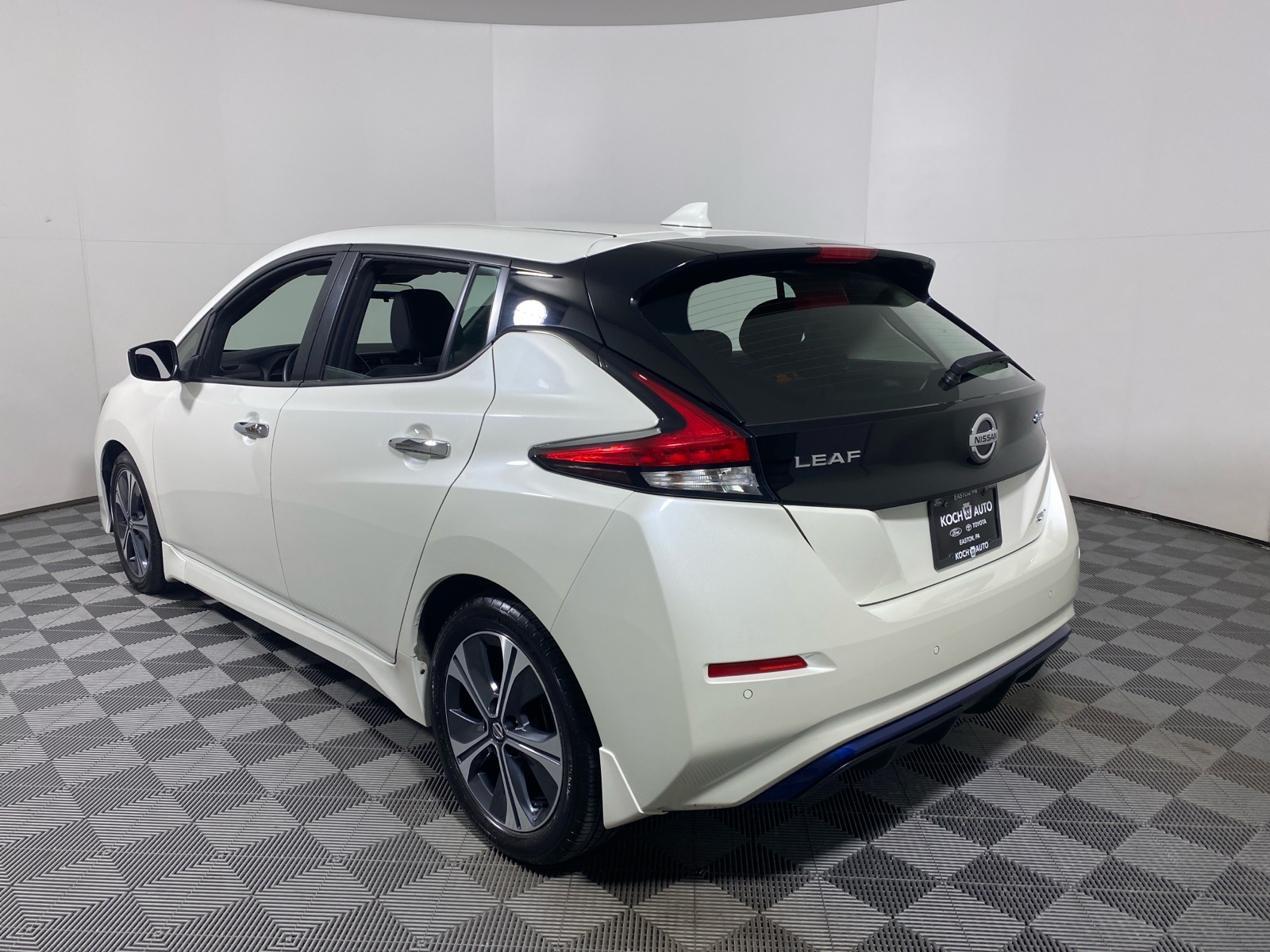 2022 Nissan Leaf SV 7