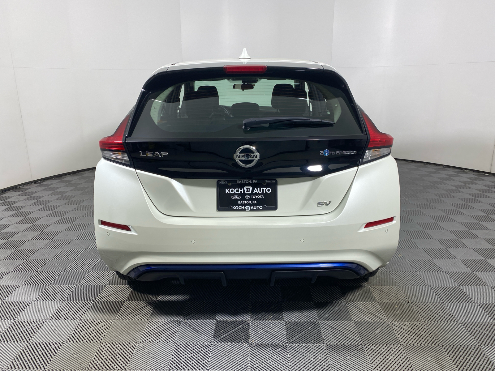 2022 Nissan Leaf SV 8
