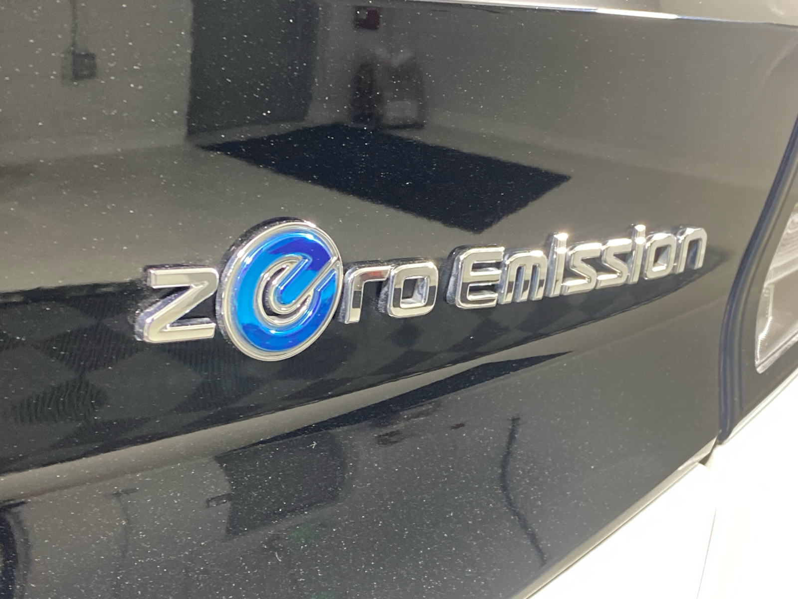2022 Nissan Leaf SV 10