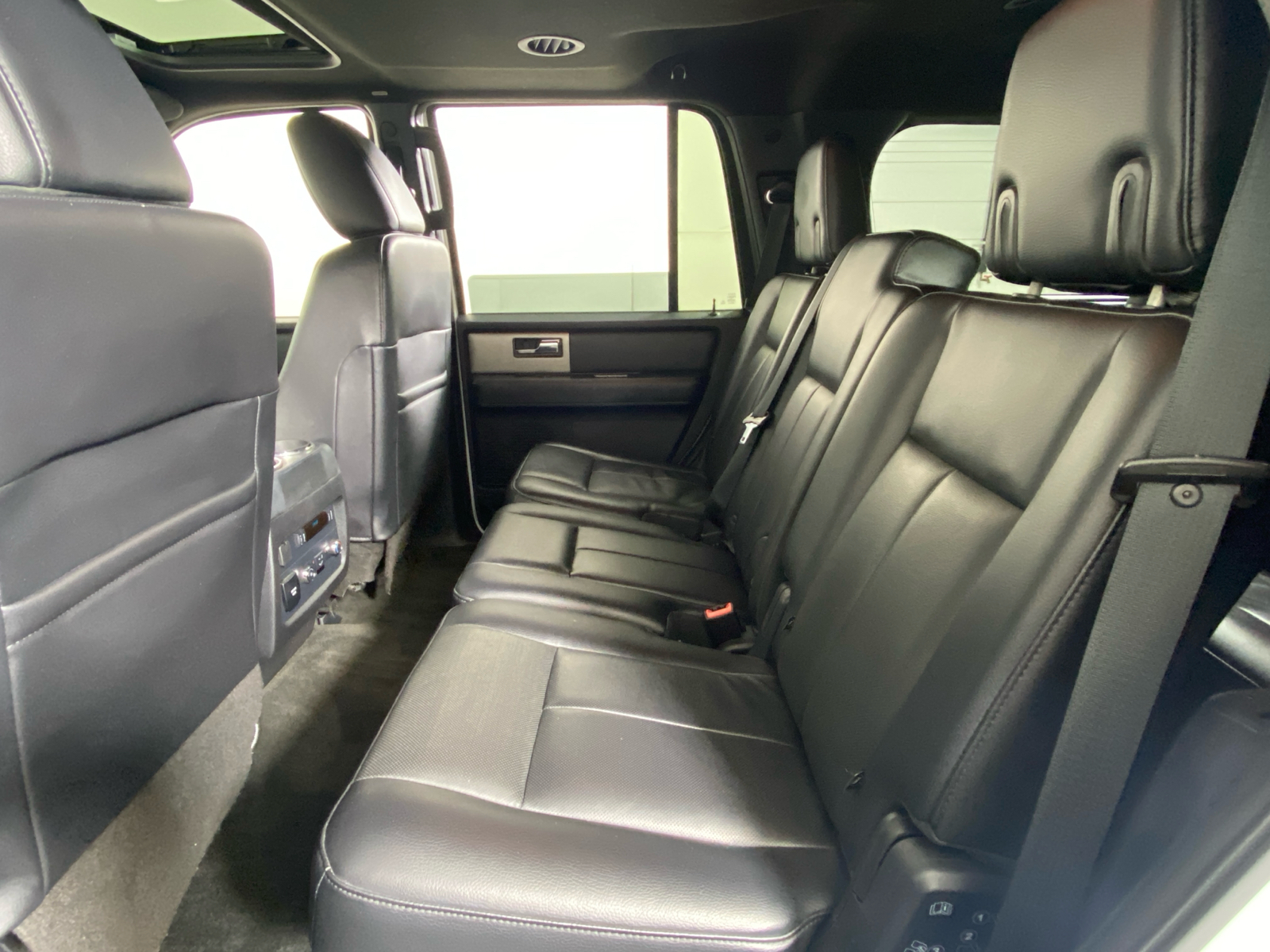2016 Ford Expedition Limited 27