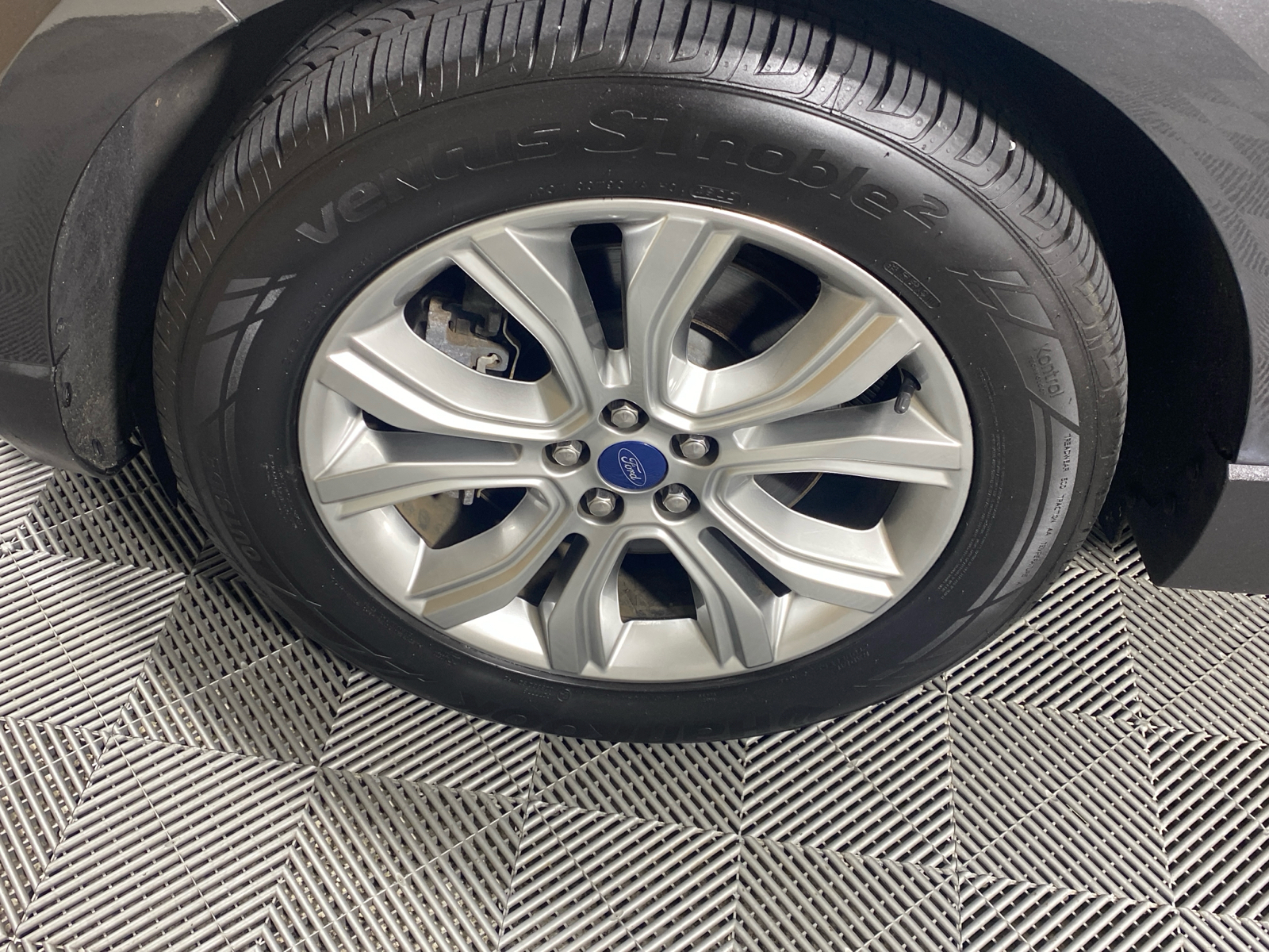 2019 Ford Edge Titanium 5