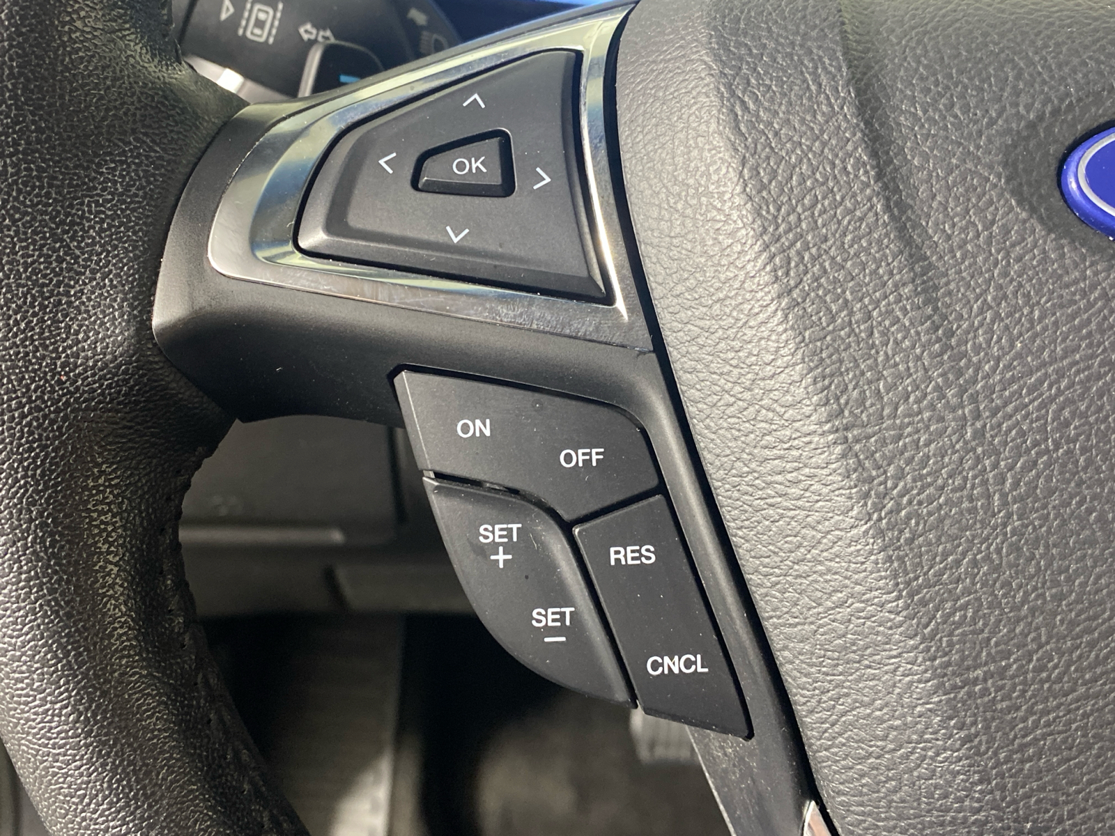 2019 Ford Edge Titanium 30