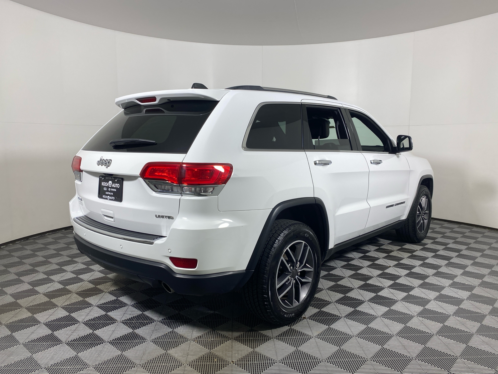 2019 Jeep Grand Cherokee Limited 12