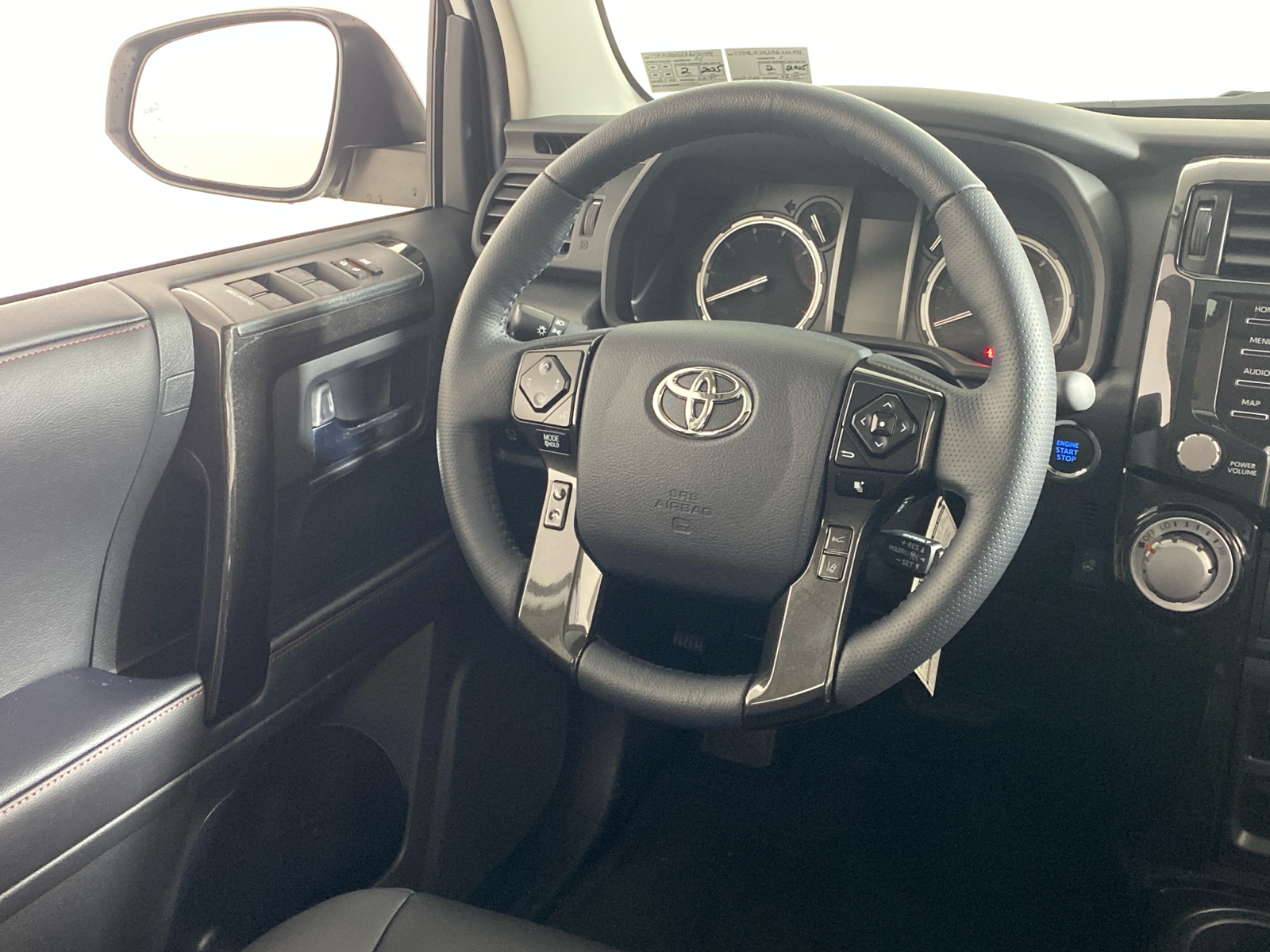 2024 Toyota 4Runner TRD Off-Road Premium 18
