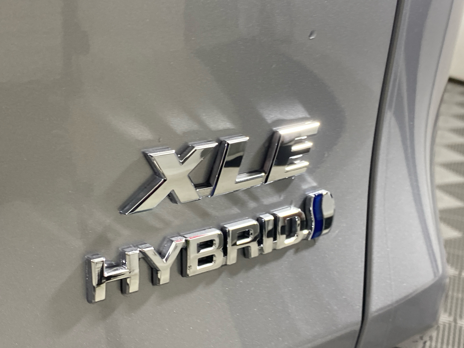 2024 Toyota RAV4 Hybrid XLE 8