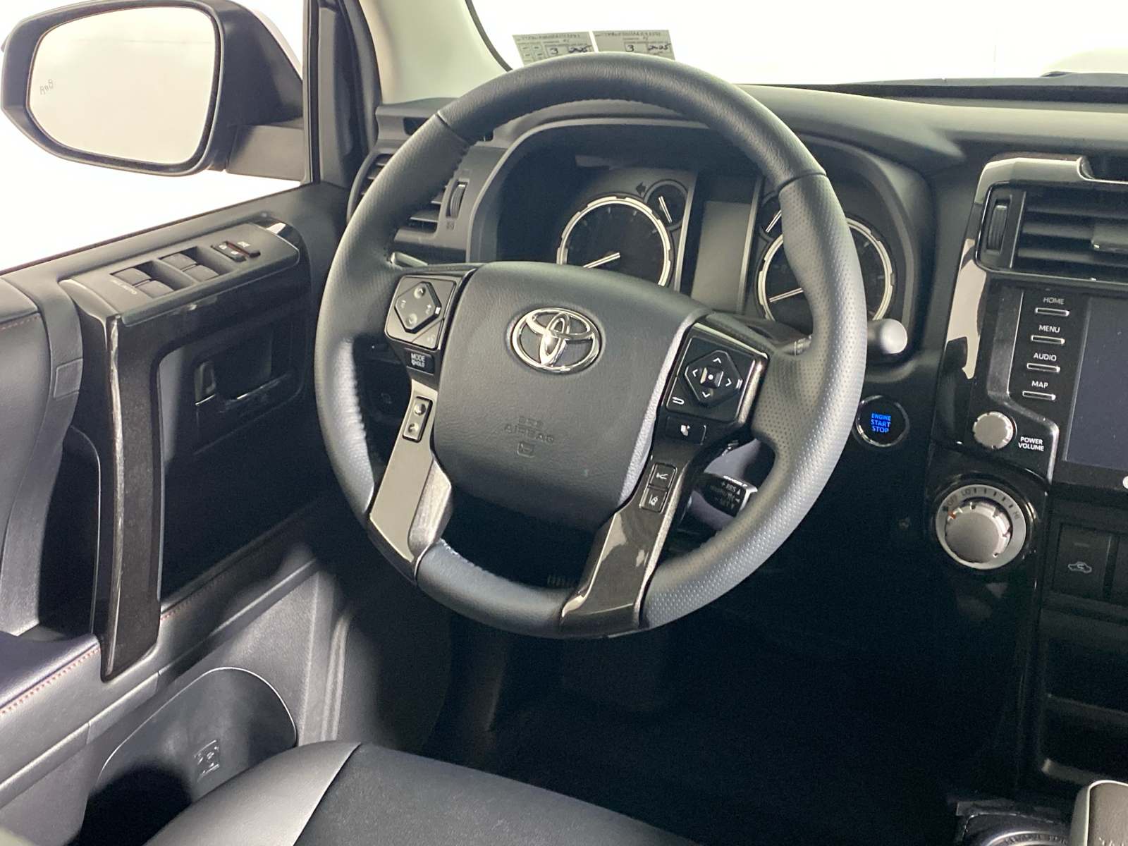 2024 Toyota 4Runner TRD Off-Road Premium 24