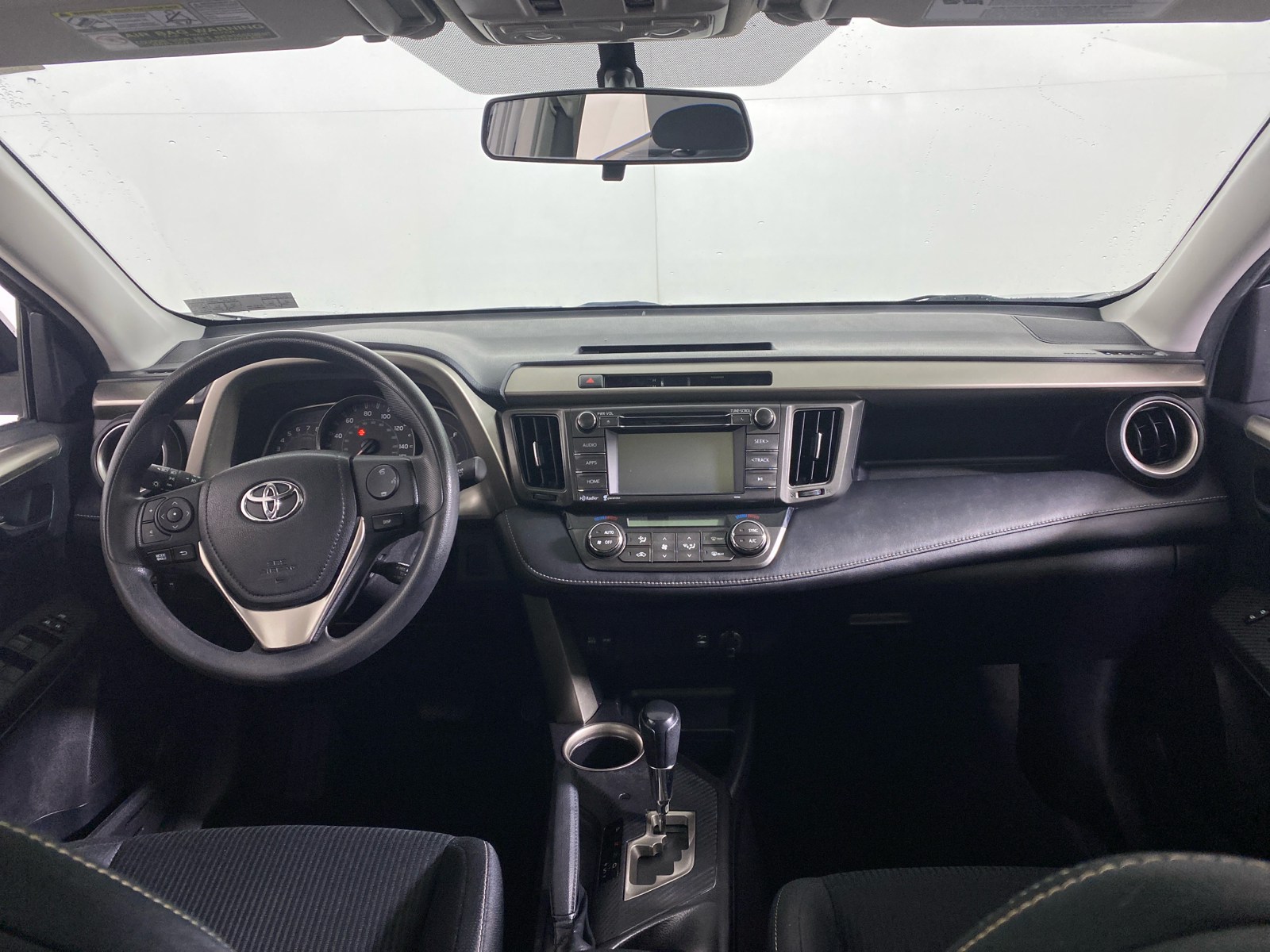2015 Toyota RAV4 XLE 19