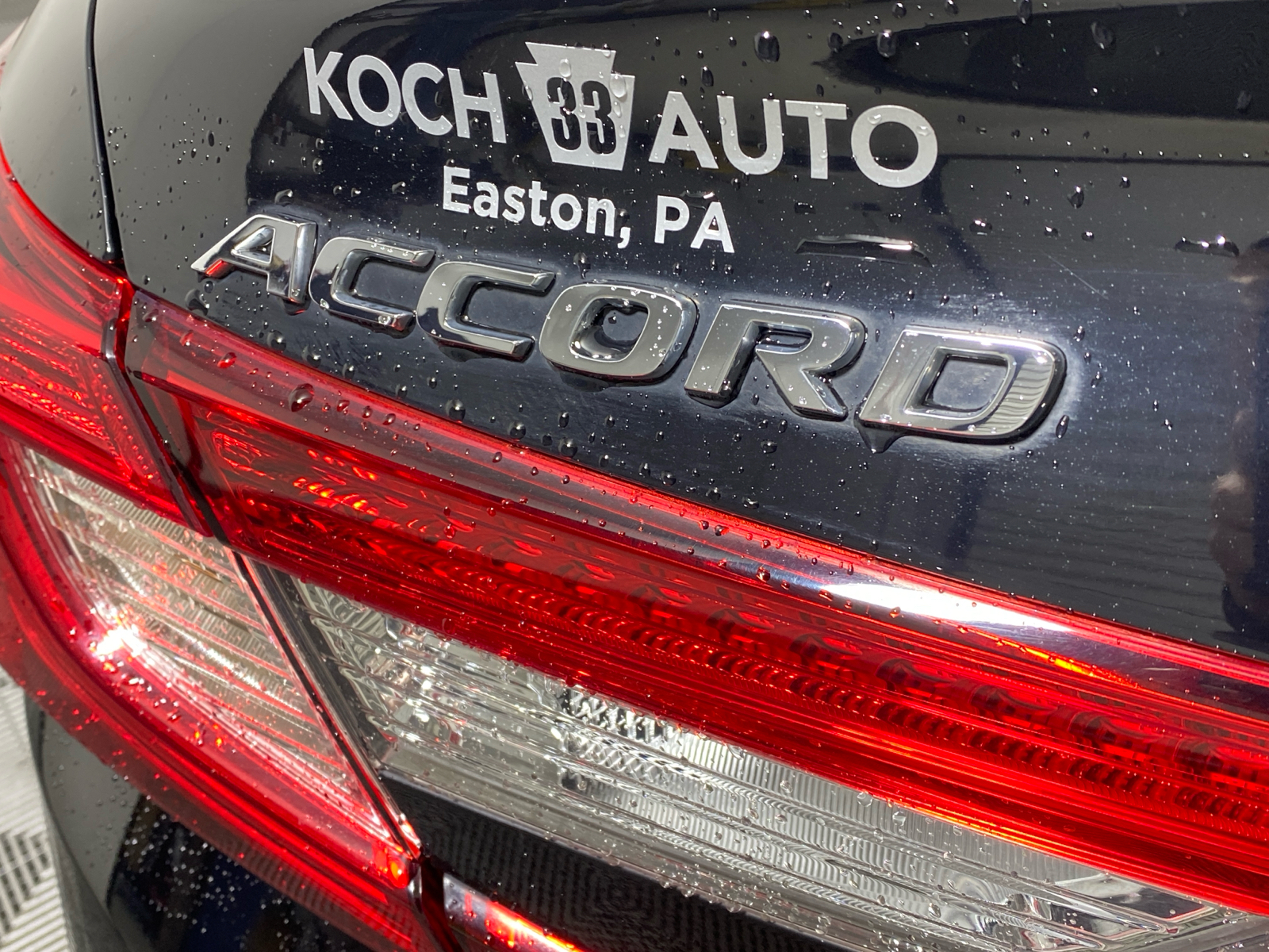 2018 Honda Accord Touring 2.0T 9