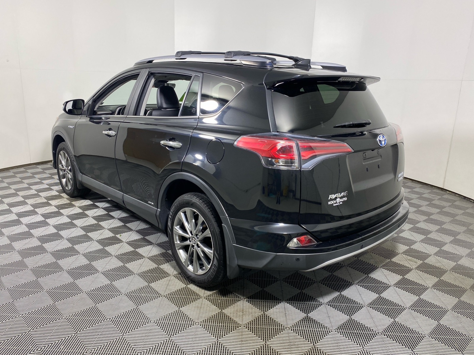 2018 Toyota RAV4 Hybrid Limited 10